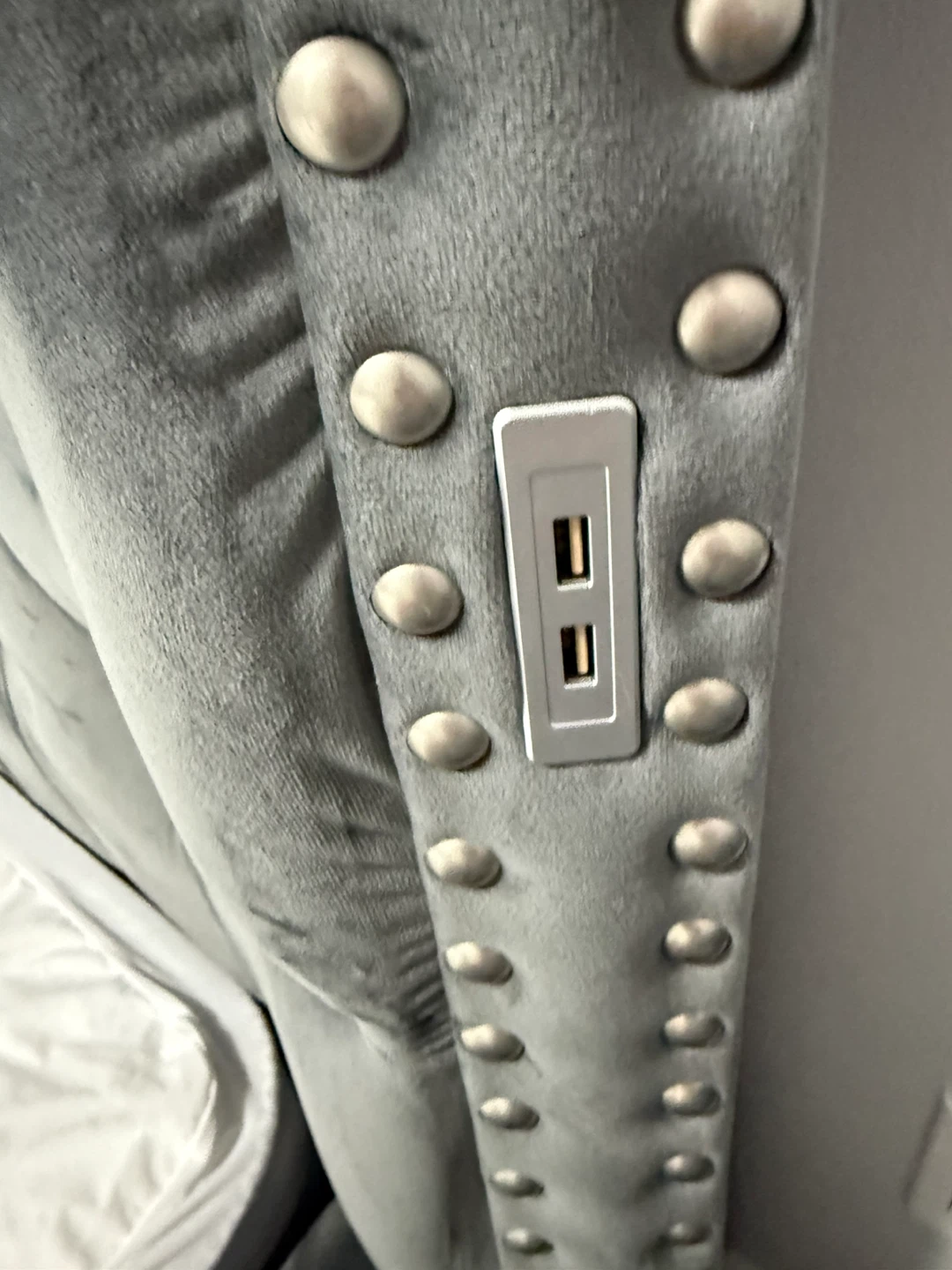 Grey Round Tufted Bed with Storage & Nightstand - photo 3