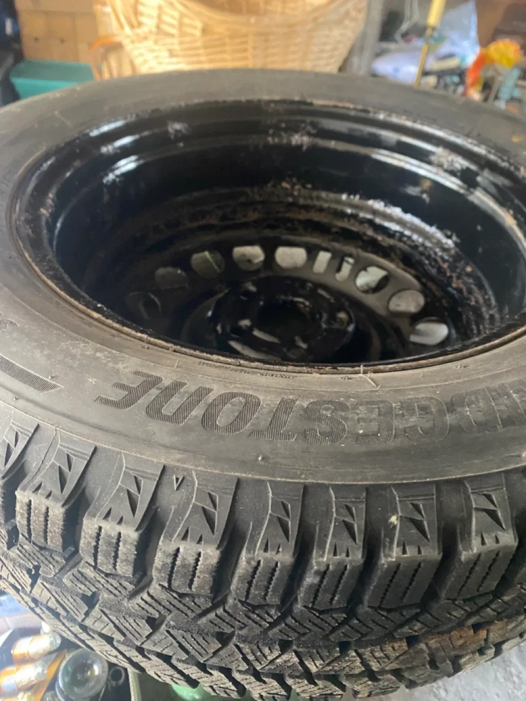 4 Bridgestone Blizzak WS90 Winter Tires 215/60R16 image indicator(9)