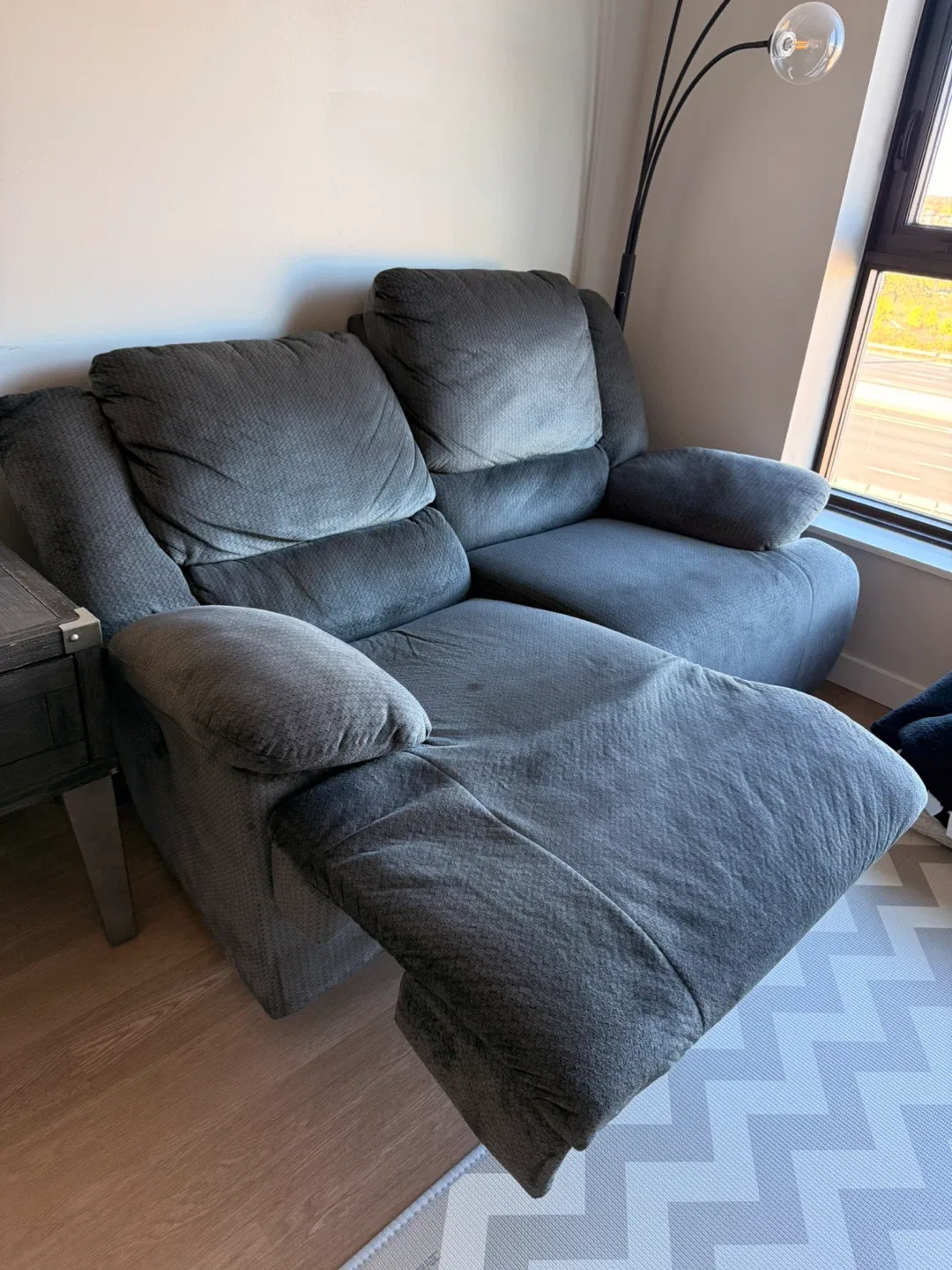 Grey Power Reclining Sofa image indicator(2)