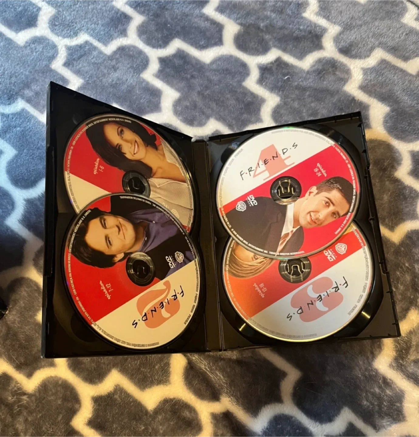 Friends Complete Series DVD Box Set (Brazilian Portuguese) image indicator(3)