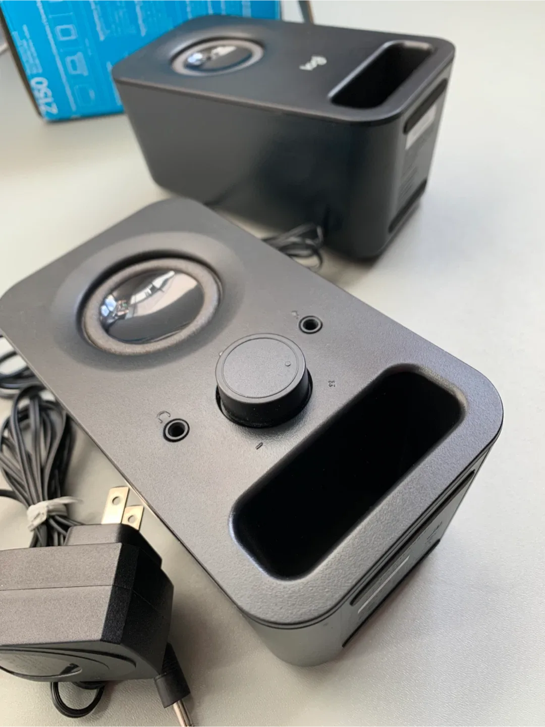 Logitech Computer Speaker system - Black image indicator(3)