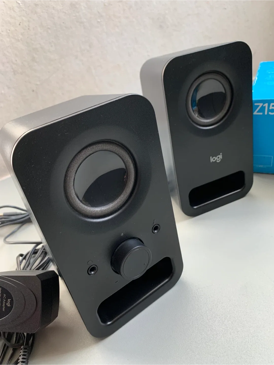 Logitech Computer Speaker system - Black image indicator(4)