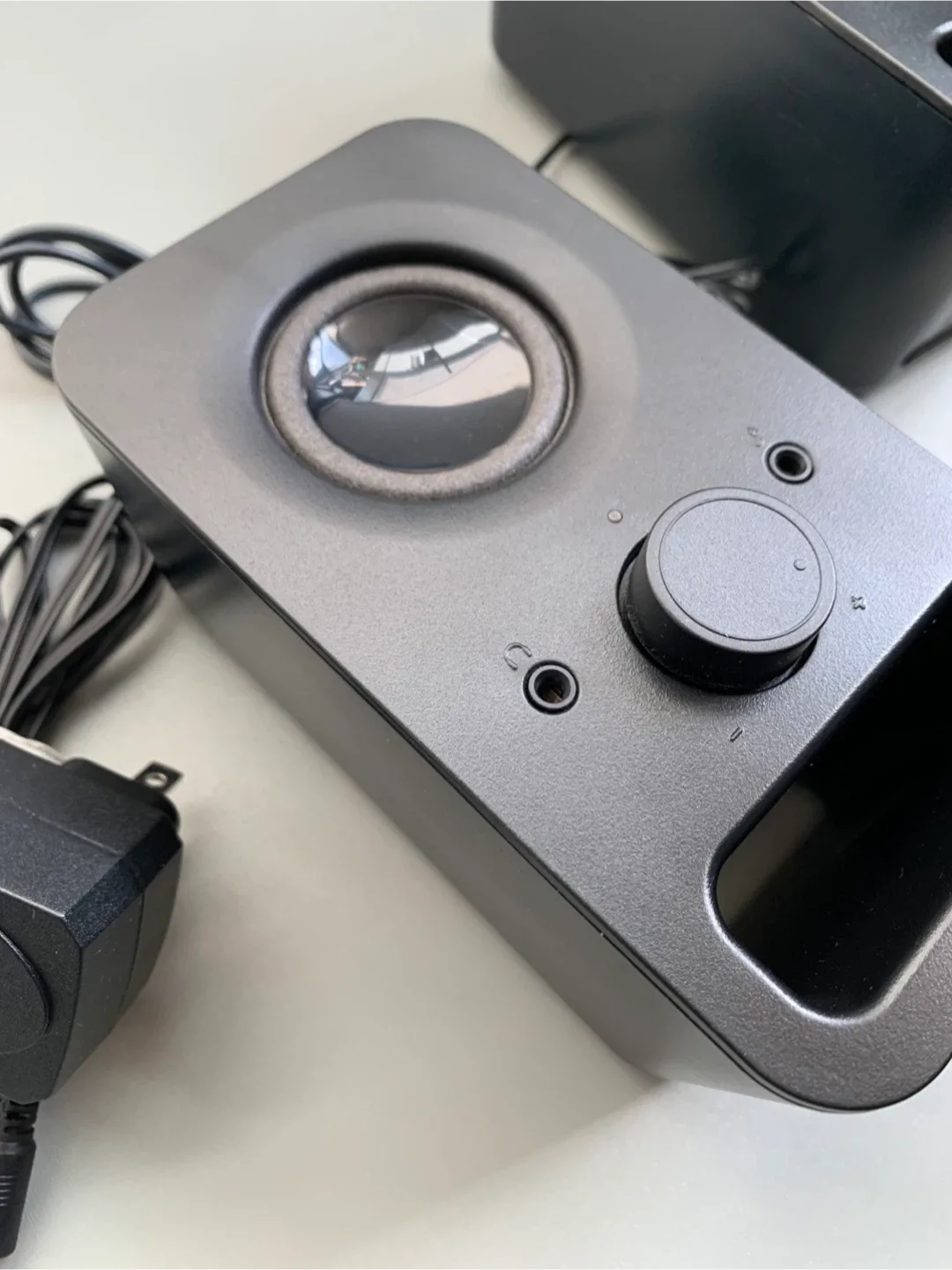 Logitech Computer Speaker system - Black image indicator(5)