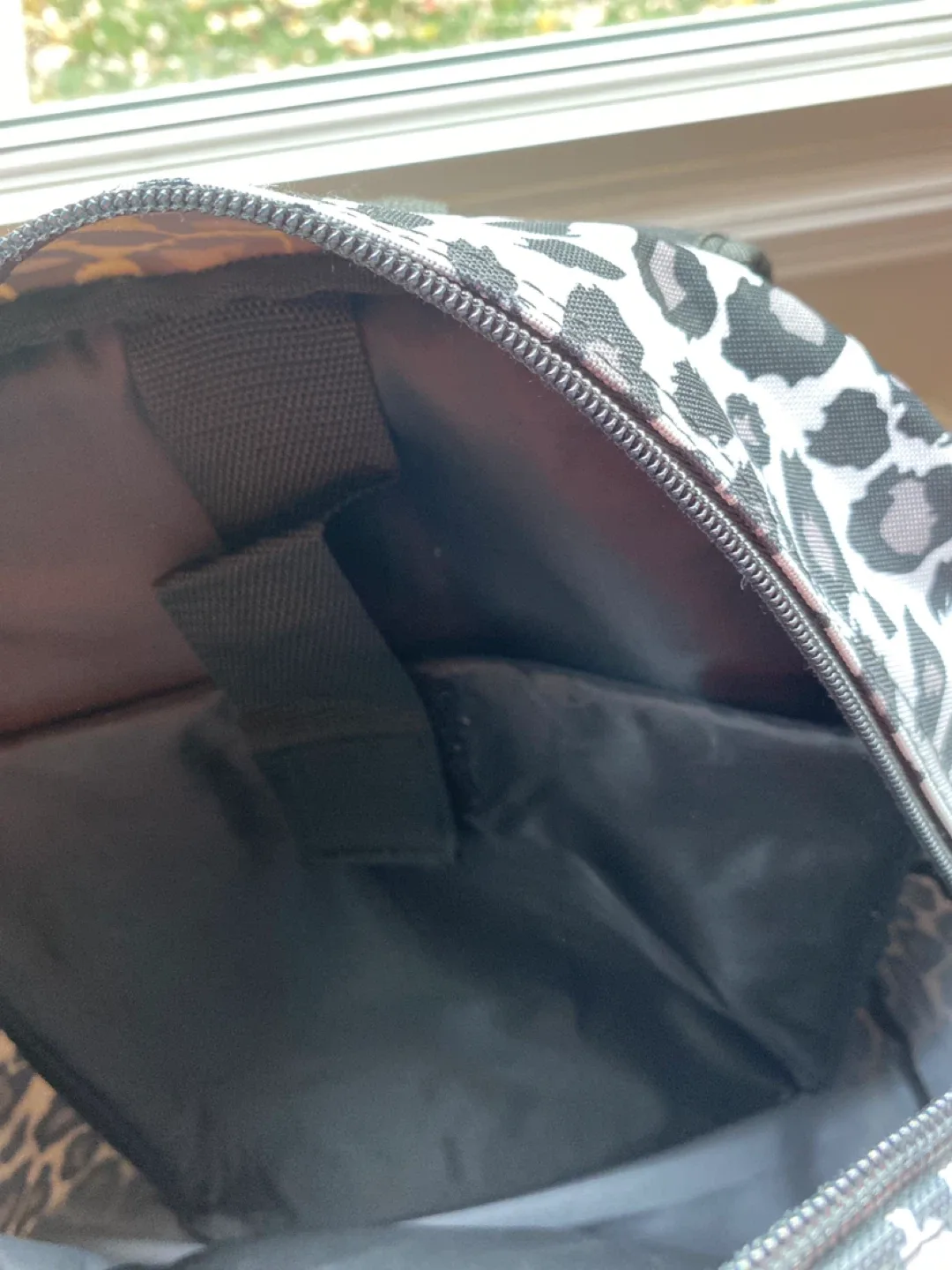 Leopard Print Backpack image indicator(4)