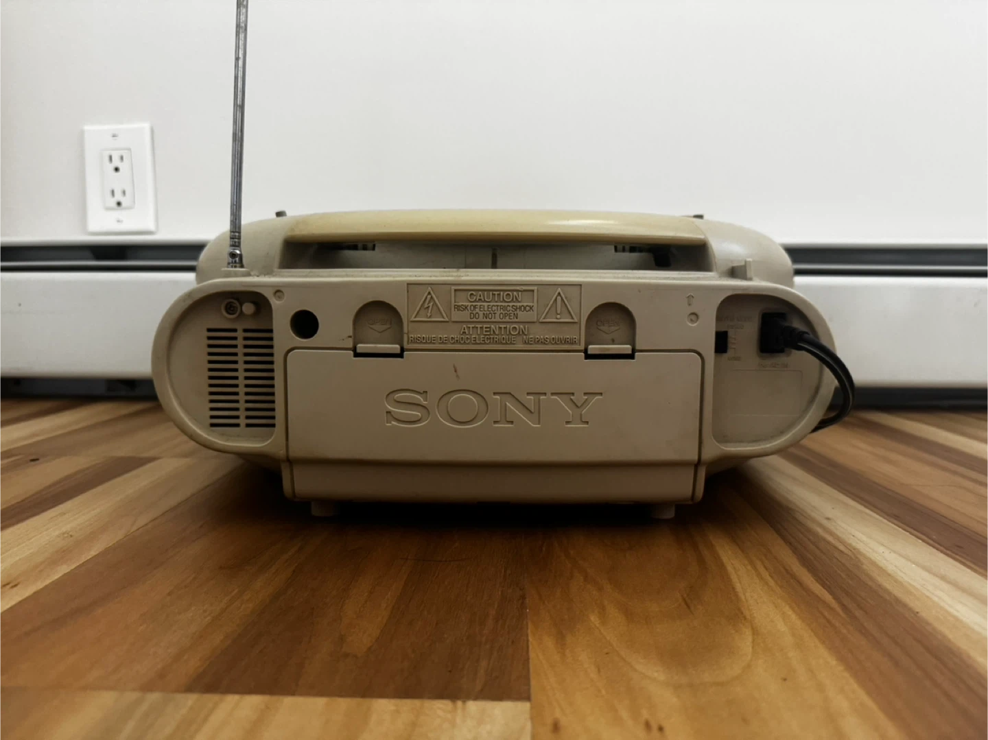 Sony CFD-21 Mega Bass CD Radio Cassette Player - photo 4