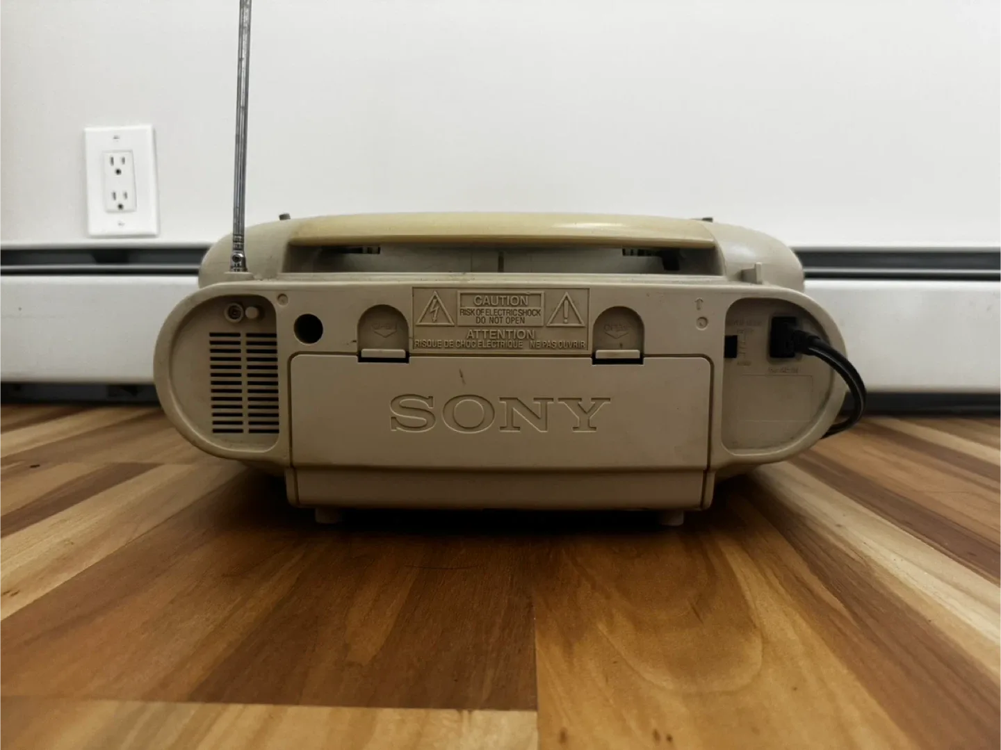 Sony CFD-21 Mega Bass CD Radio Cassette Player image indicator(4)