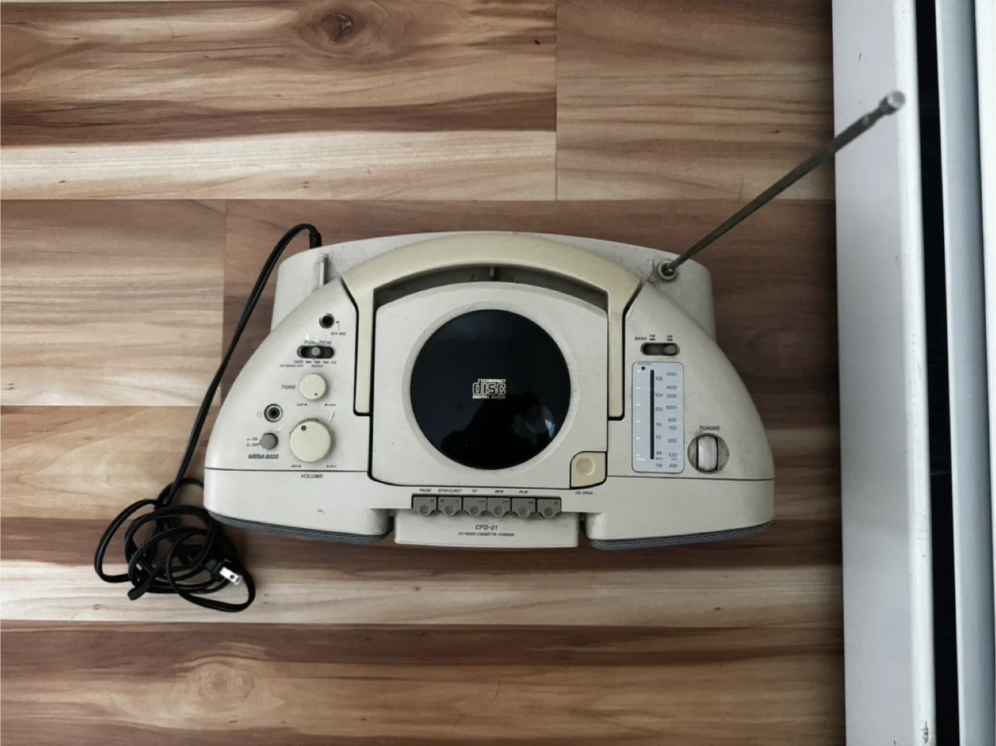 Sony CFD-21 Mega Bass CD Radio Cassette Player image indicator(6)