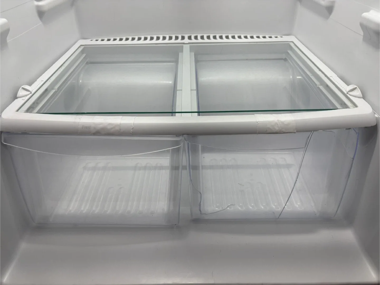 Frigidaire Top Freezer Refrigerator - Silver image indicator(6)