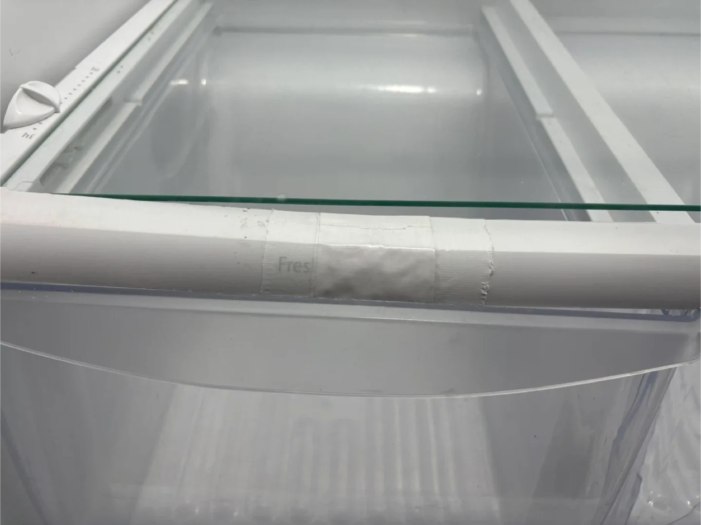 Frigidaire Top Freezer Refrigerator - Silver image indicator(7)