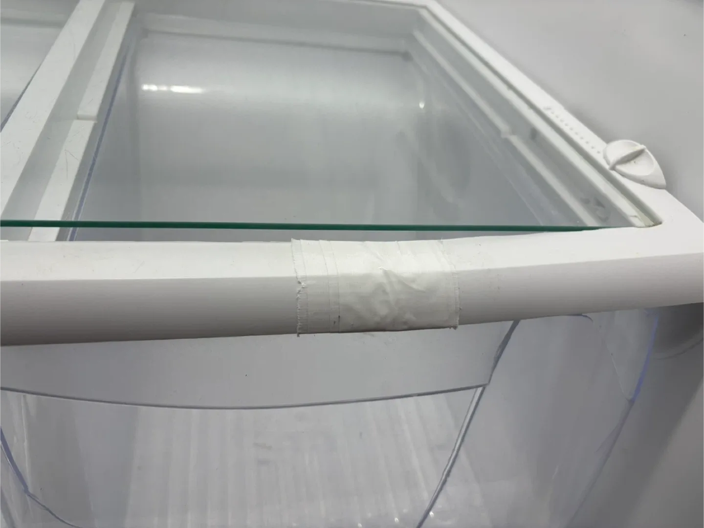 Frigidaire Top Freezer Refrigerator - Silver image indicator(8)