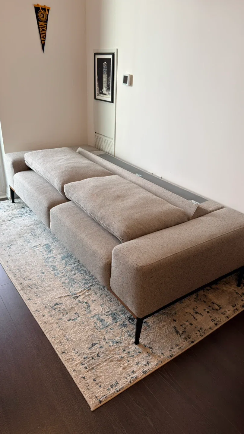 Preston Sofa image indicator(6)