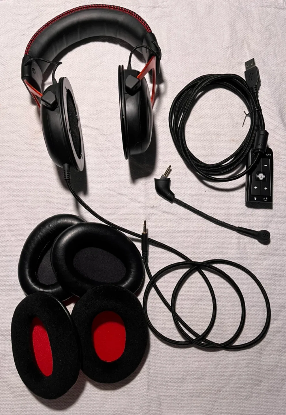 HyperX Cloud II Gaming Headset image indicator(2)