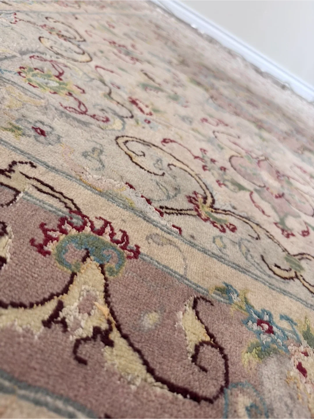 Handmade Persian Rug – Wool & Silk – Excellent Condition image indicator(2)