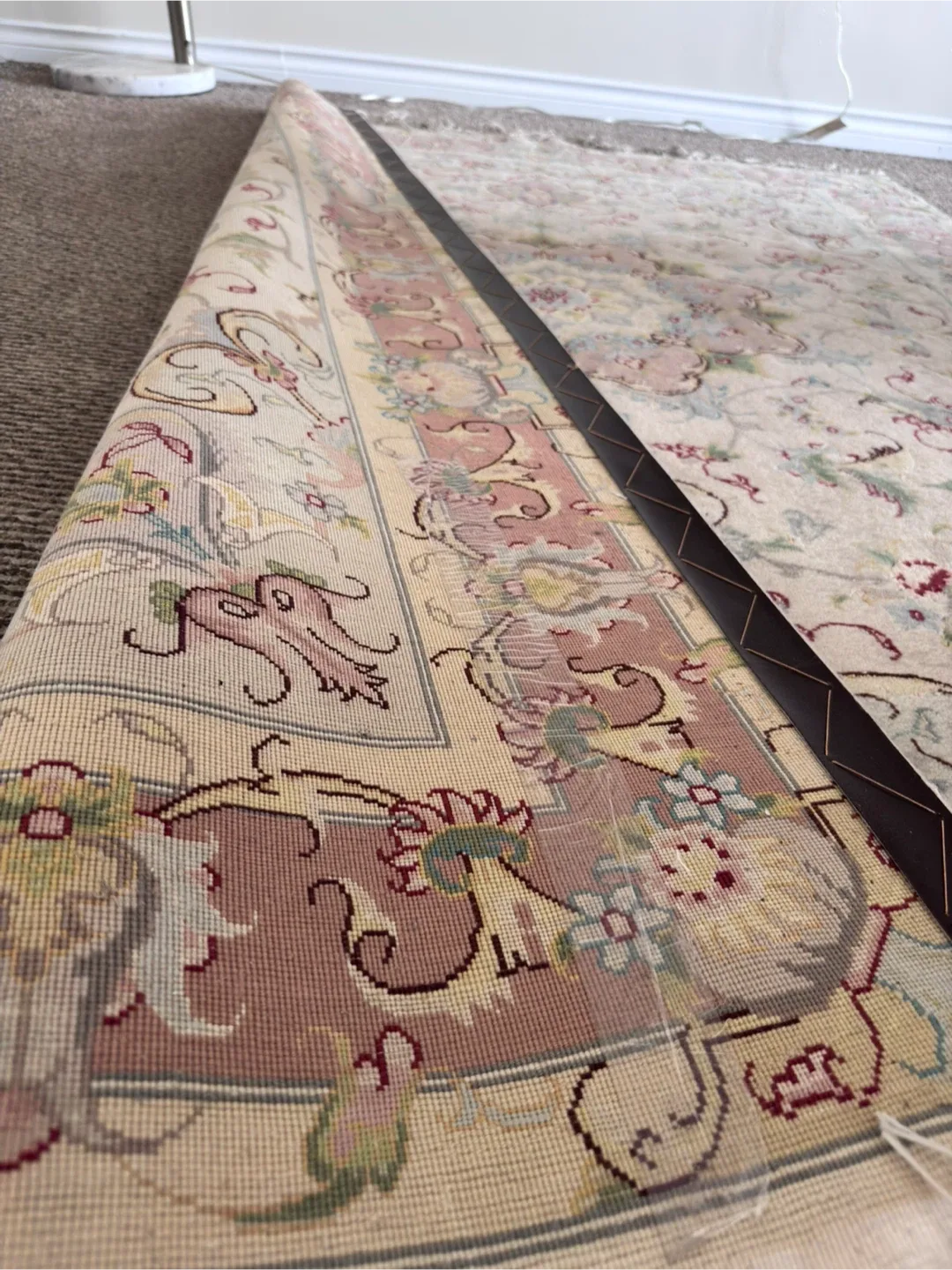 Handmade Persian Rug – Wool & Silk – Excellent Condition image indicator(3)