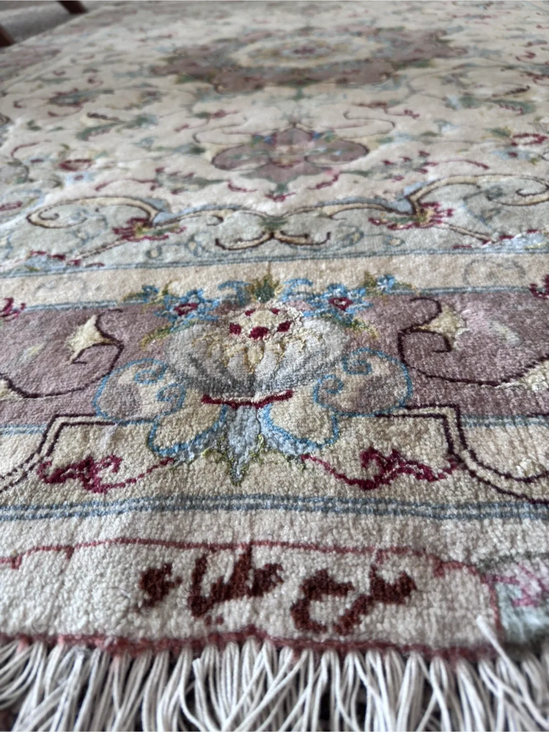 Handmade Persian Rug – Wool & Silk – Excellent Condition image indicator(5)