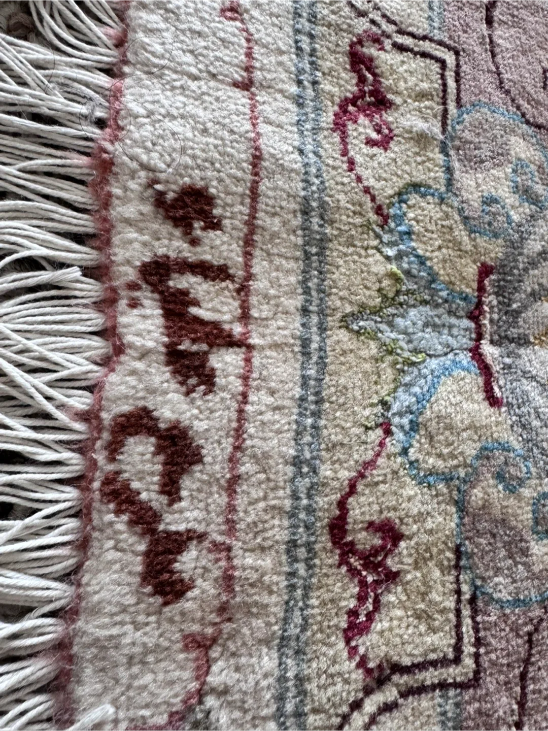 Handmade Persian Rug – Wool & Silk – Excellent Condition image indicator(4)