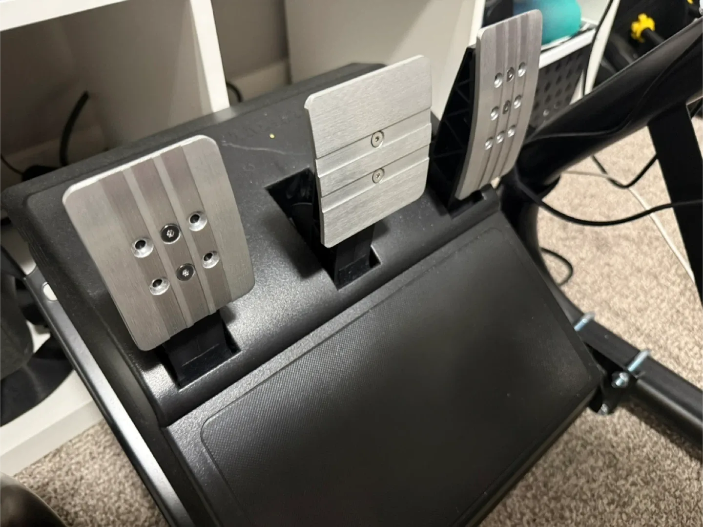 Thrustmaster T300 Racing Wheel and Pedal Set image indicator(5)