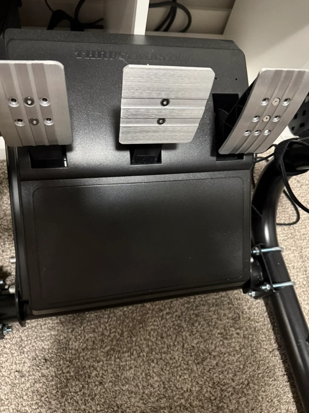 Thrustmaster T300 Racing Wheel and Pedal Set image indicator(4)