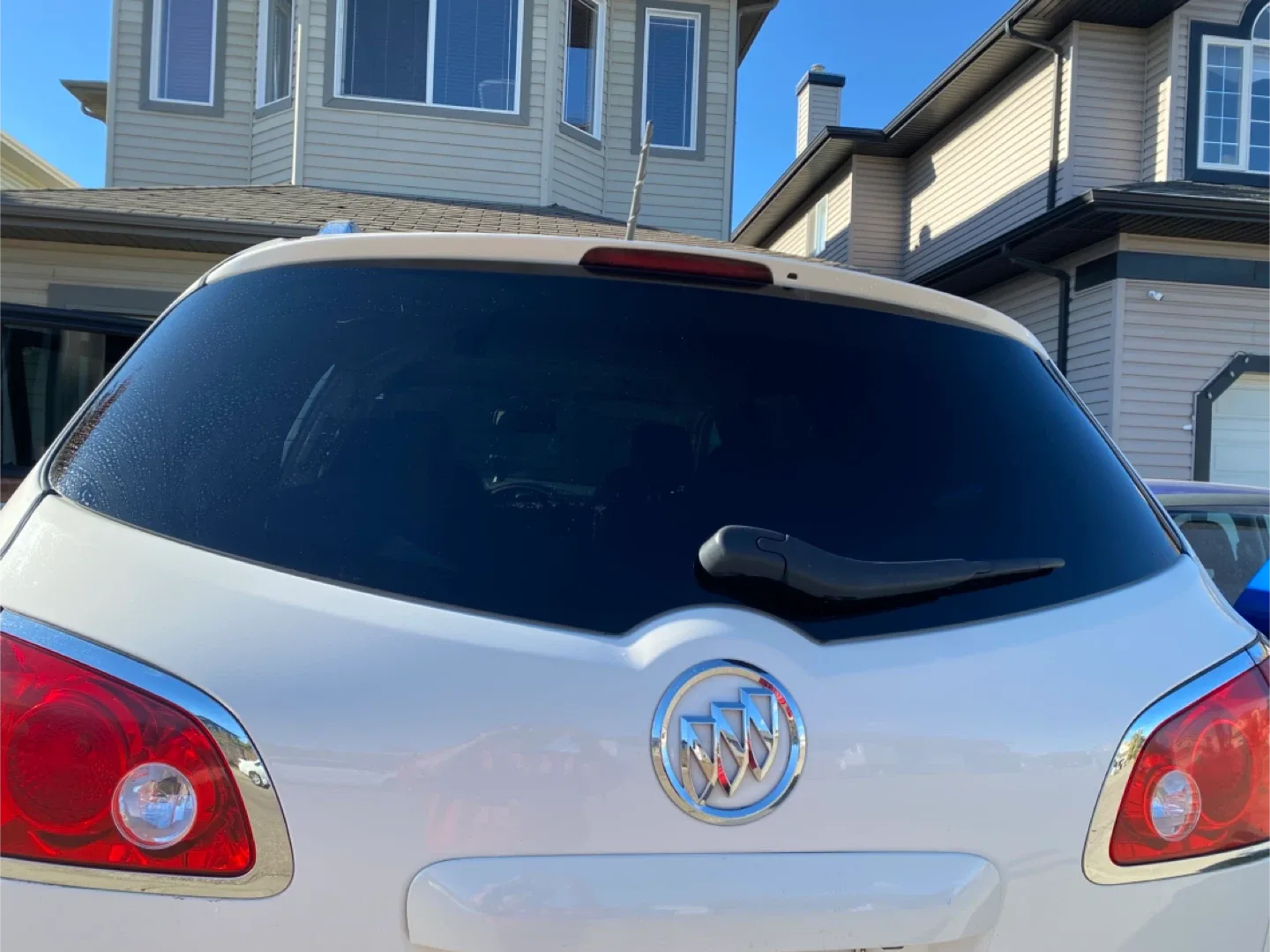 Buick Enclave SUV image indicator(4)