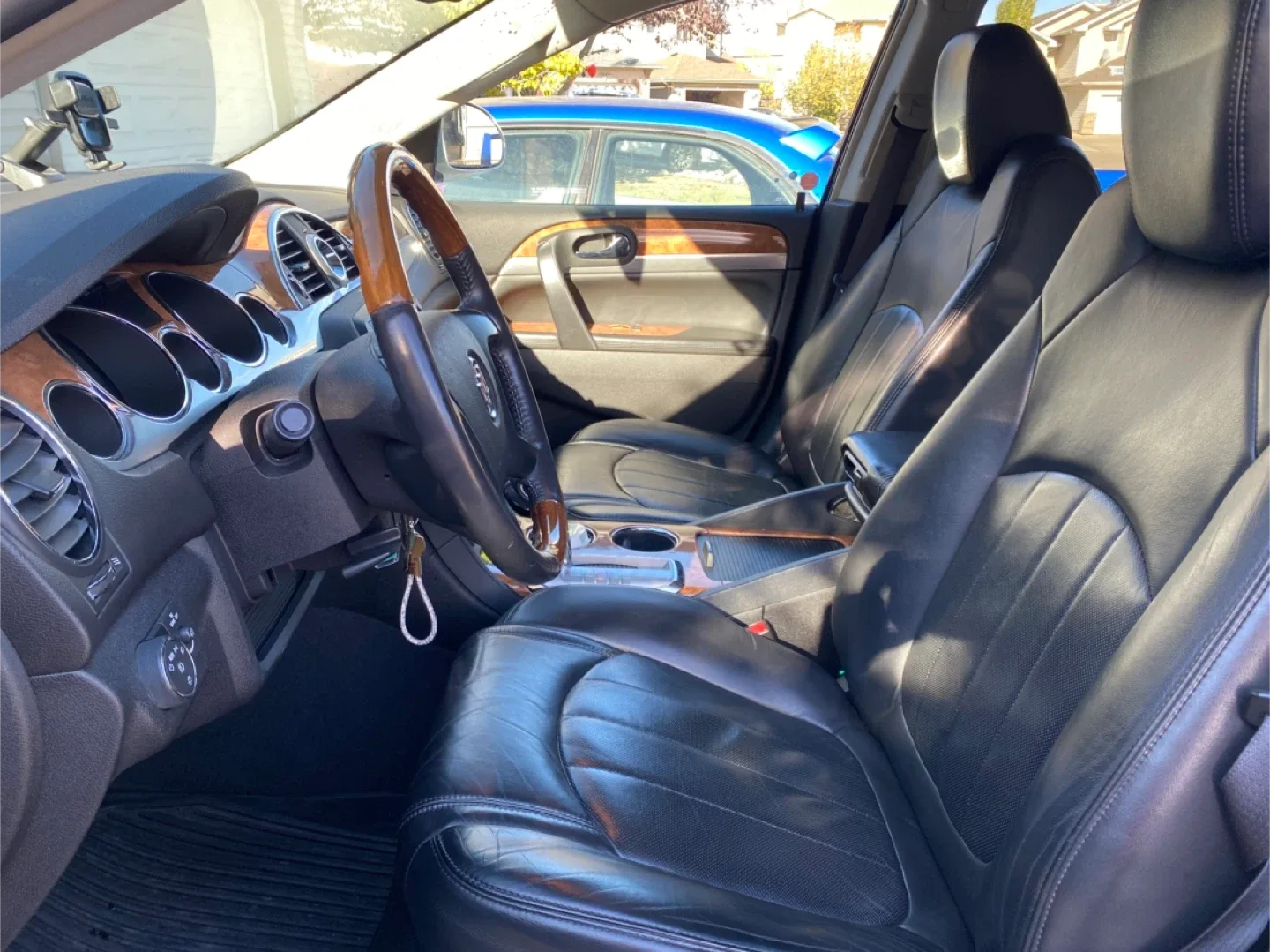 Buick Enclave SUV image indicator(3)