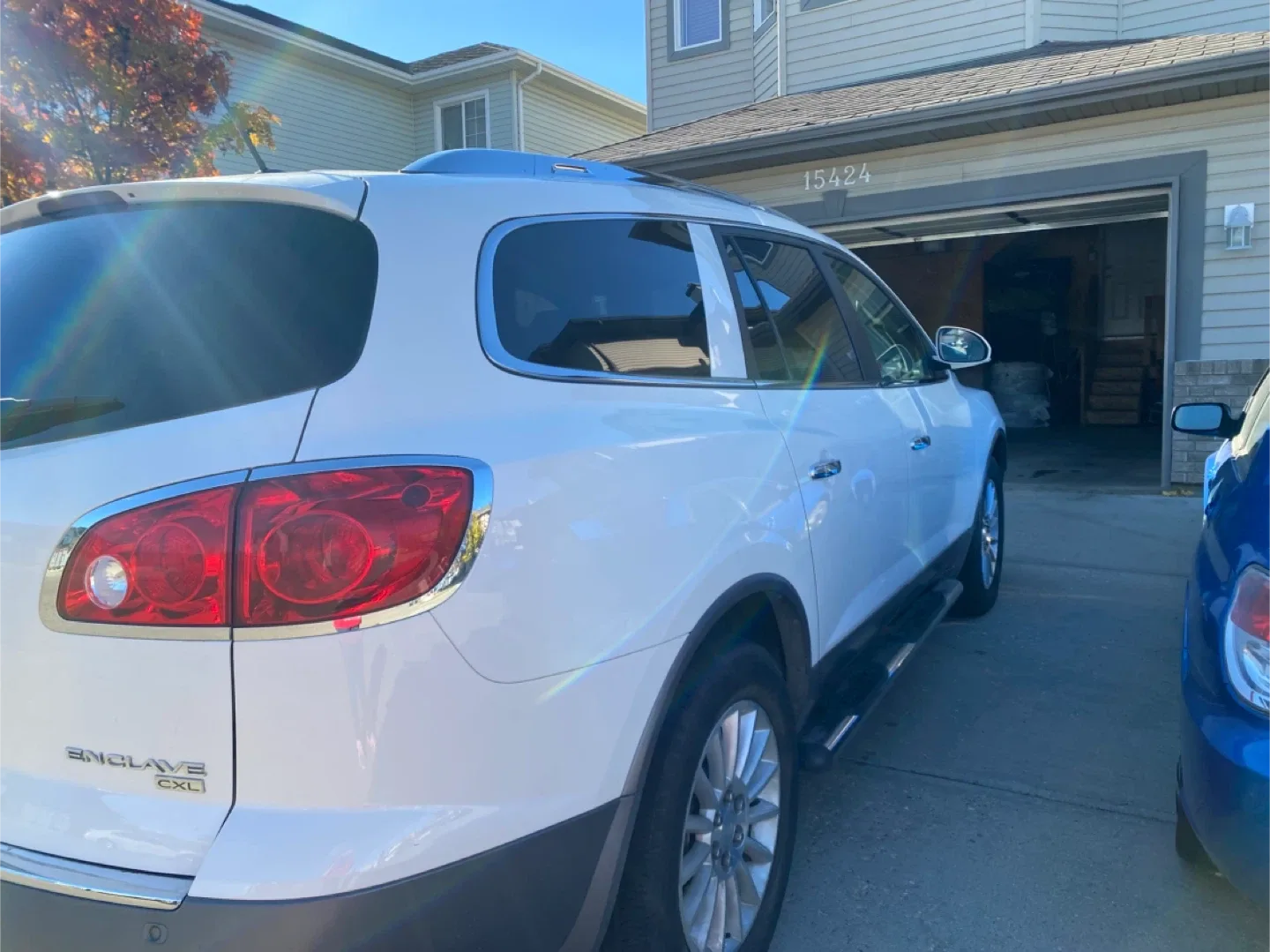 Buick Enclave SUV image indicator(8)