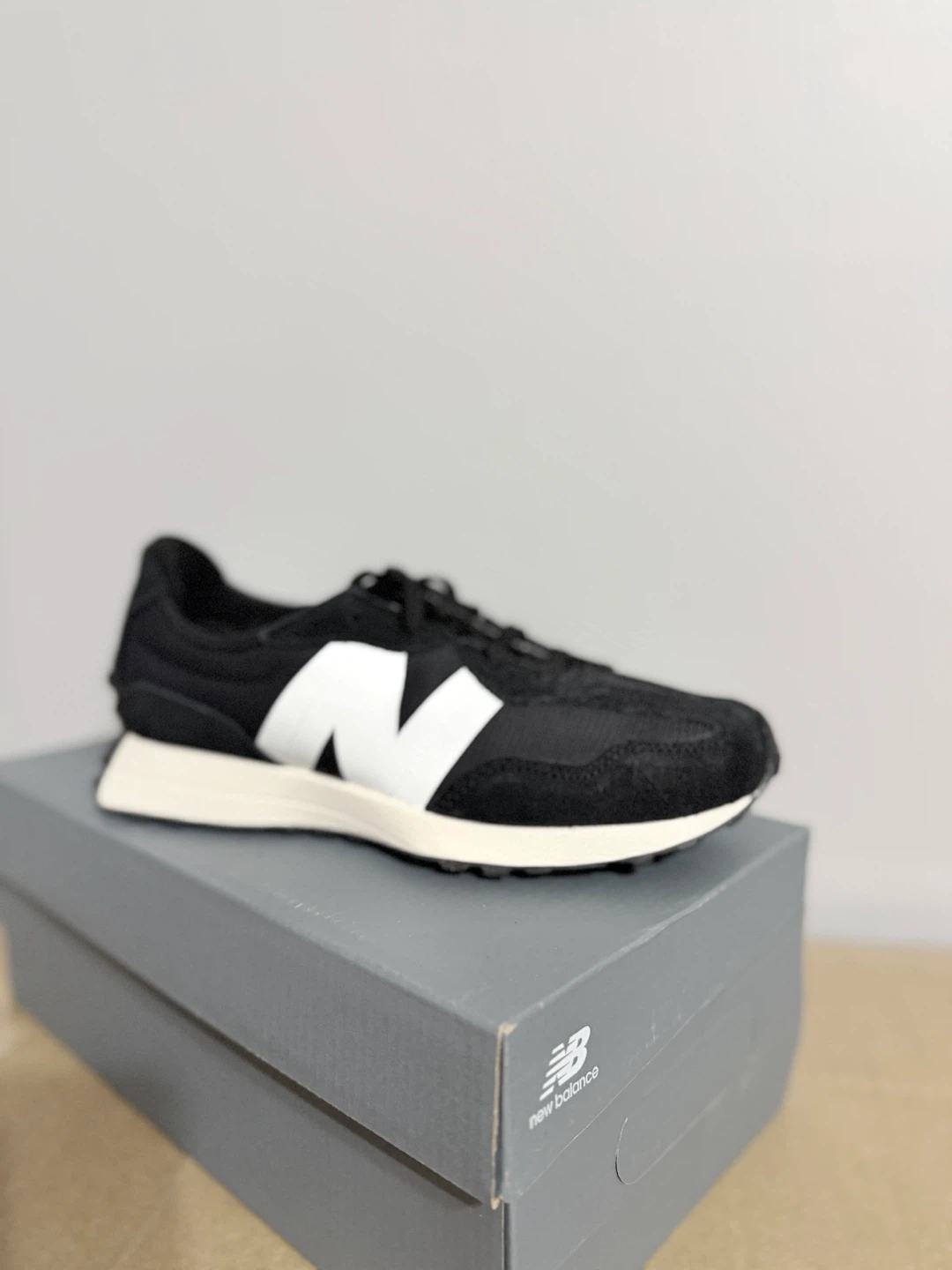 New Balance 327 Black Sneakers - photo 2