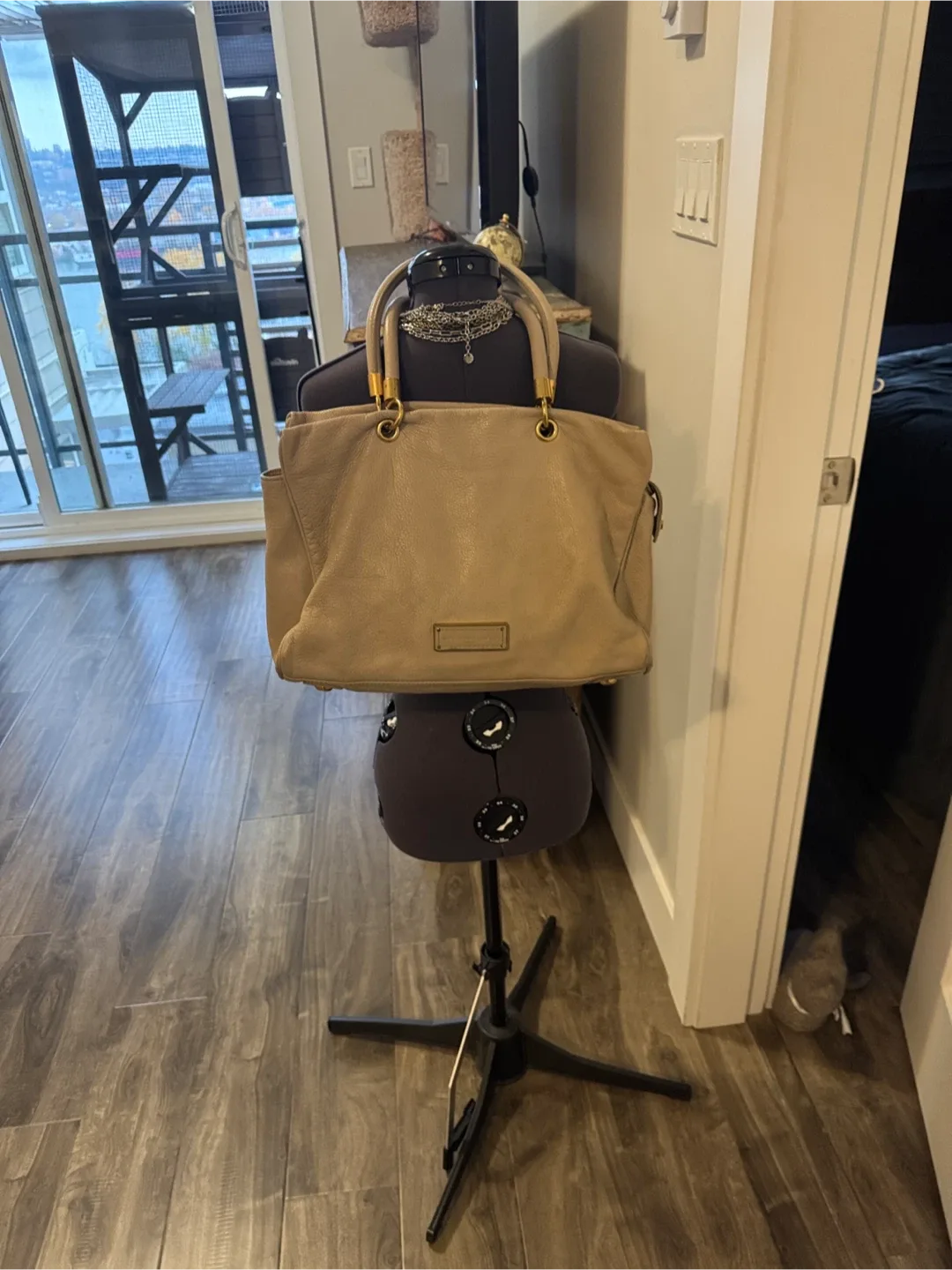 Marc by Marc Jacobs Beige Leather Tote image indicator(9)