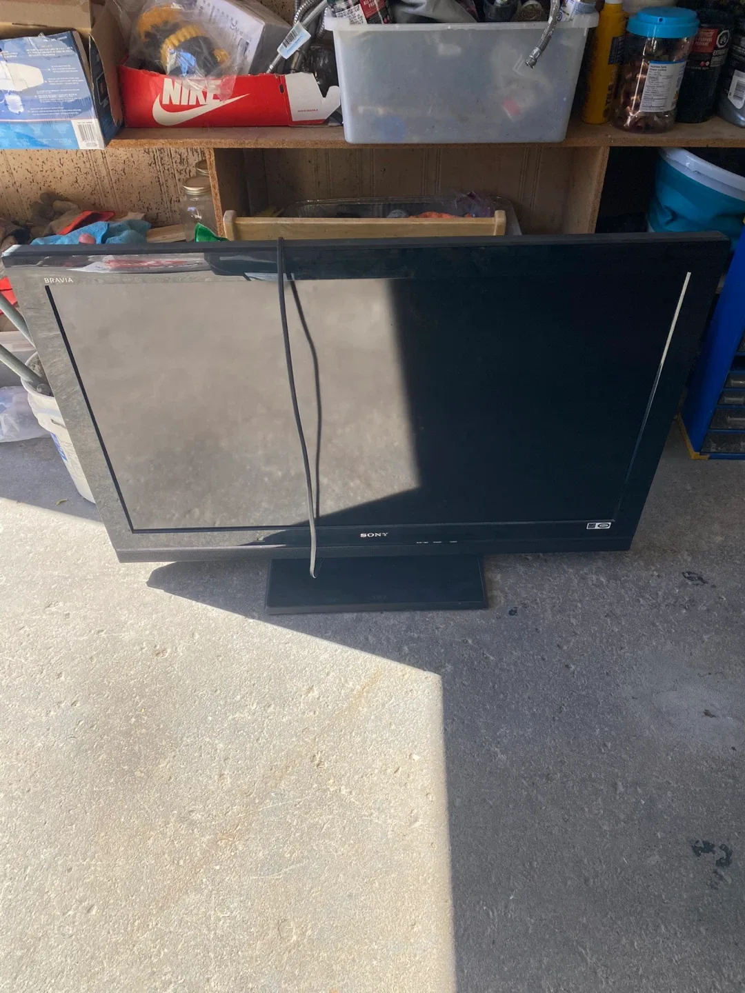Sony Bravia TV 40 inch $30 OBO image indicator(2)