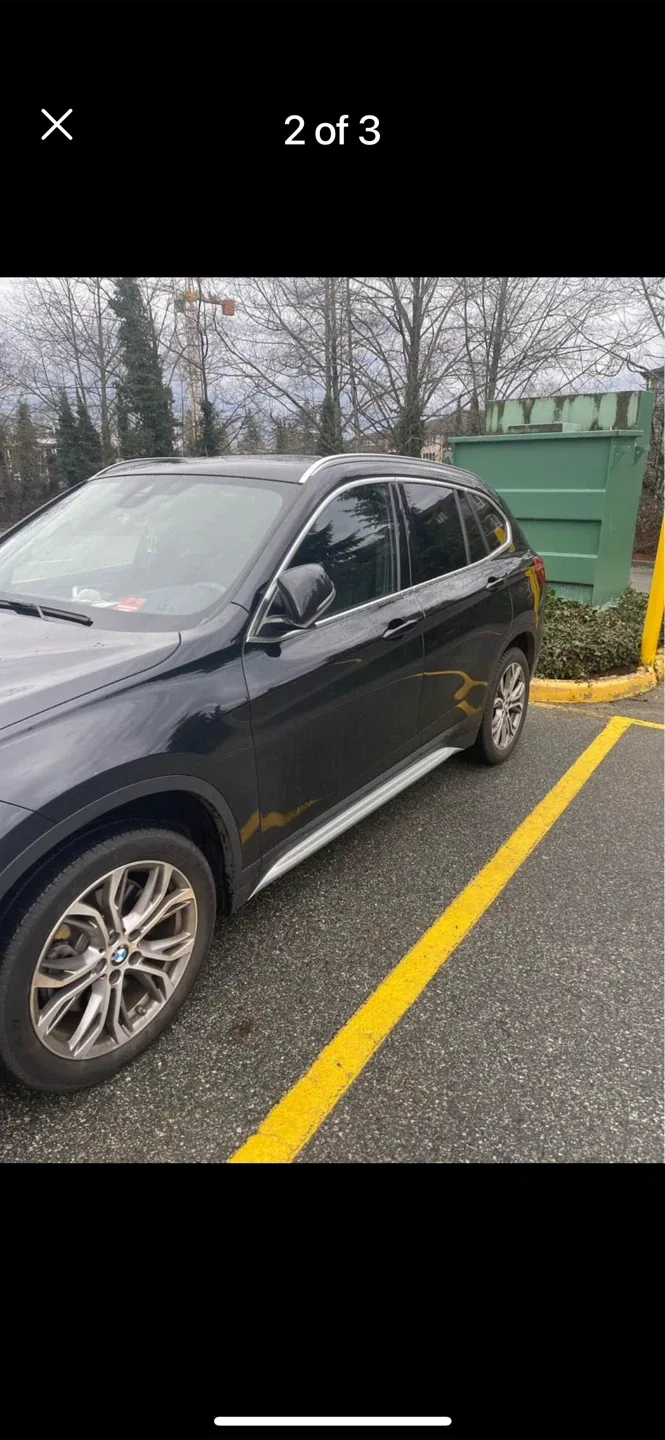 BMW X1 Black SUV image indicator(2)