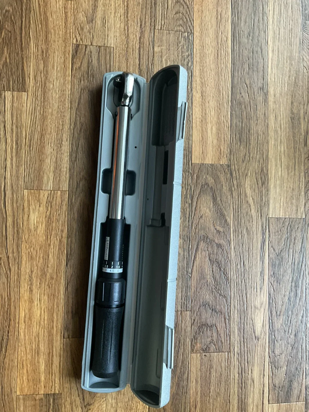 Set of 4 Motomaster Winter Tires on Rims image indicator(5)