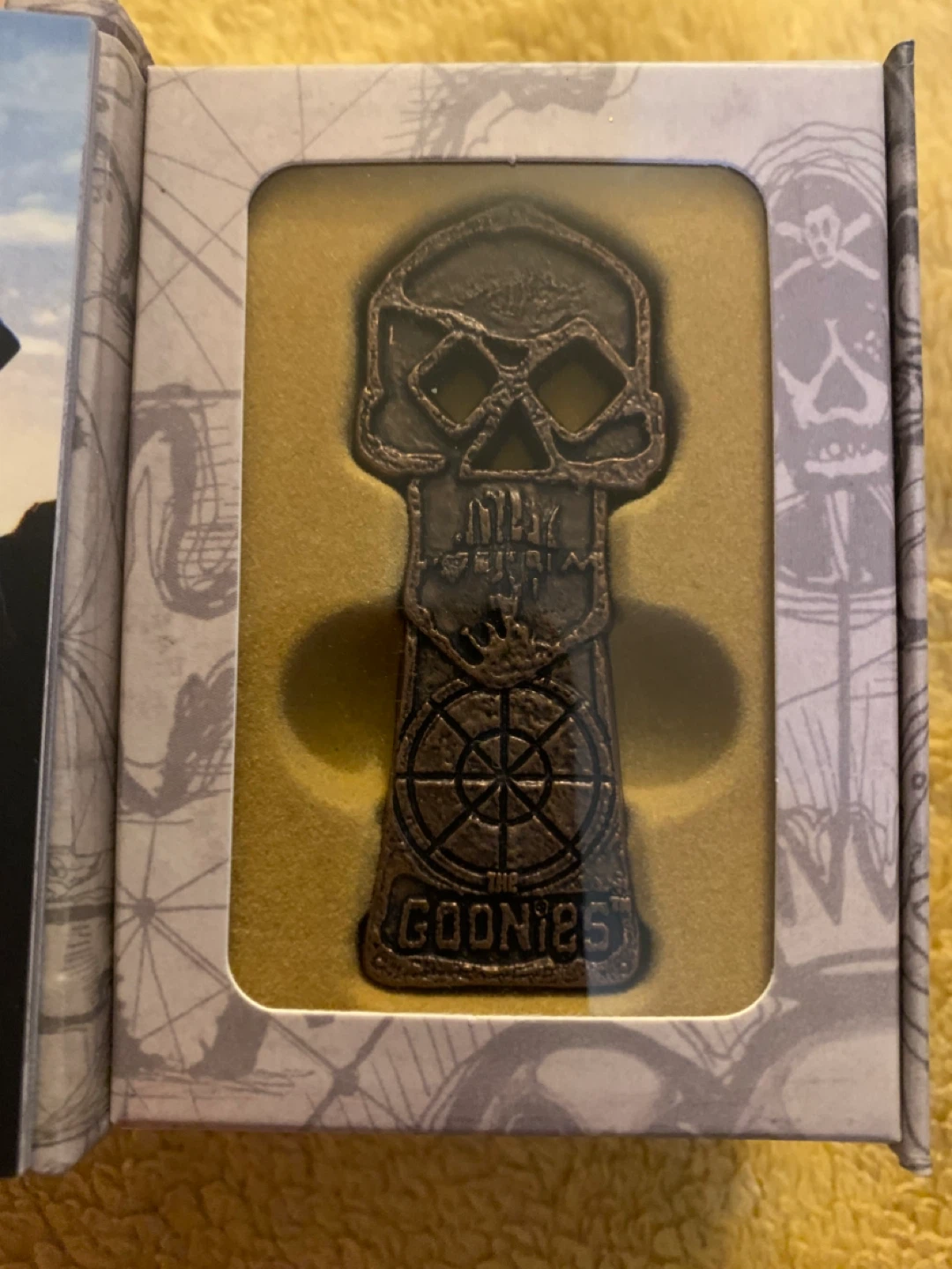 The Goonies Die-Cast Metal Skeleton Key - New in Box! - photo 3