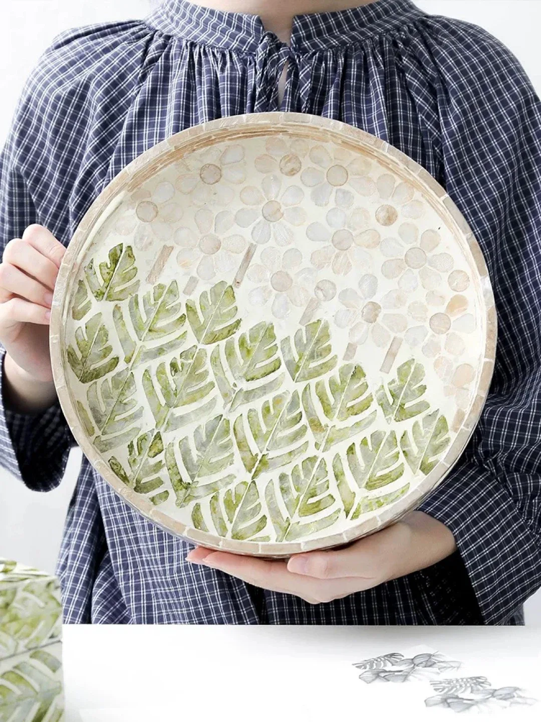 Decorative Serving Trays made of natural shells