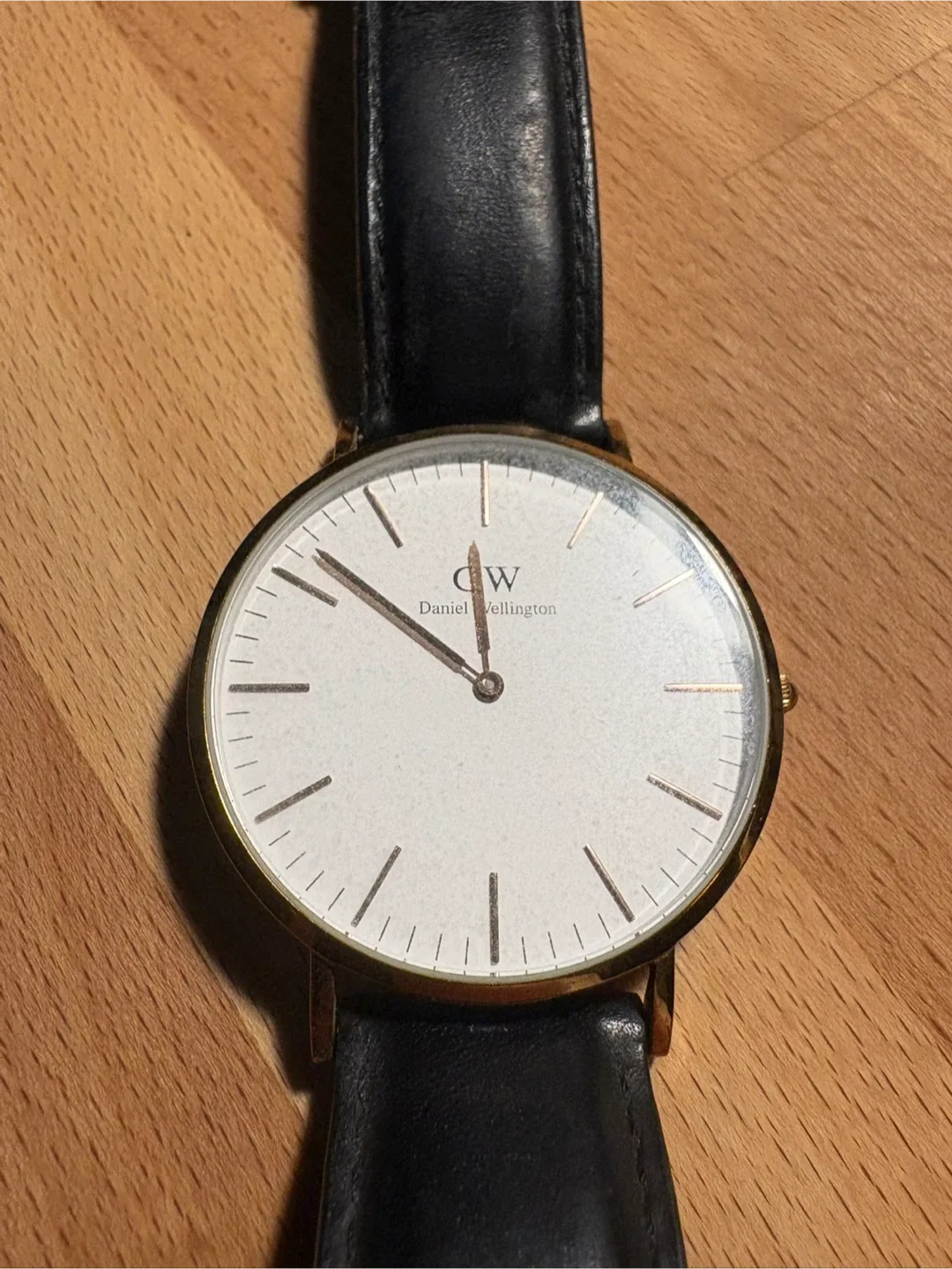 Daniel Wellington Watch - Black Leather Strap image indicator(3)