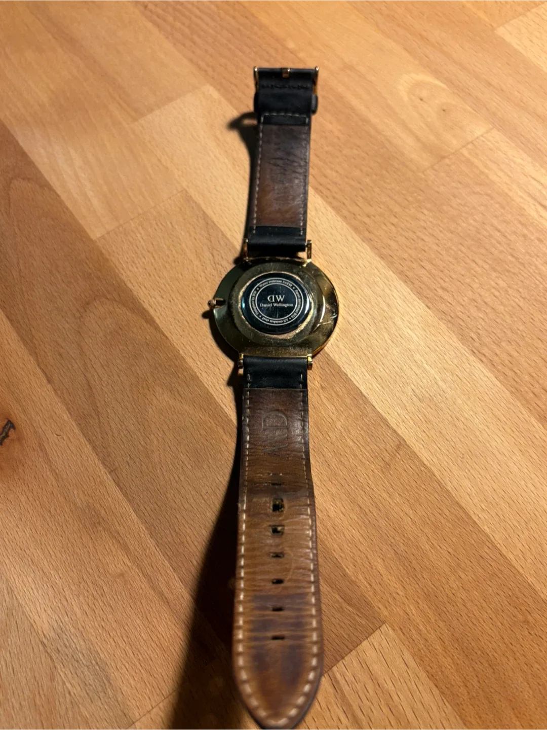 Daniel Wellington Watch - Black Leather Strap image indicator(2)