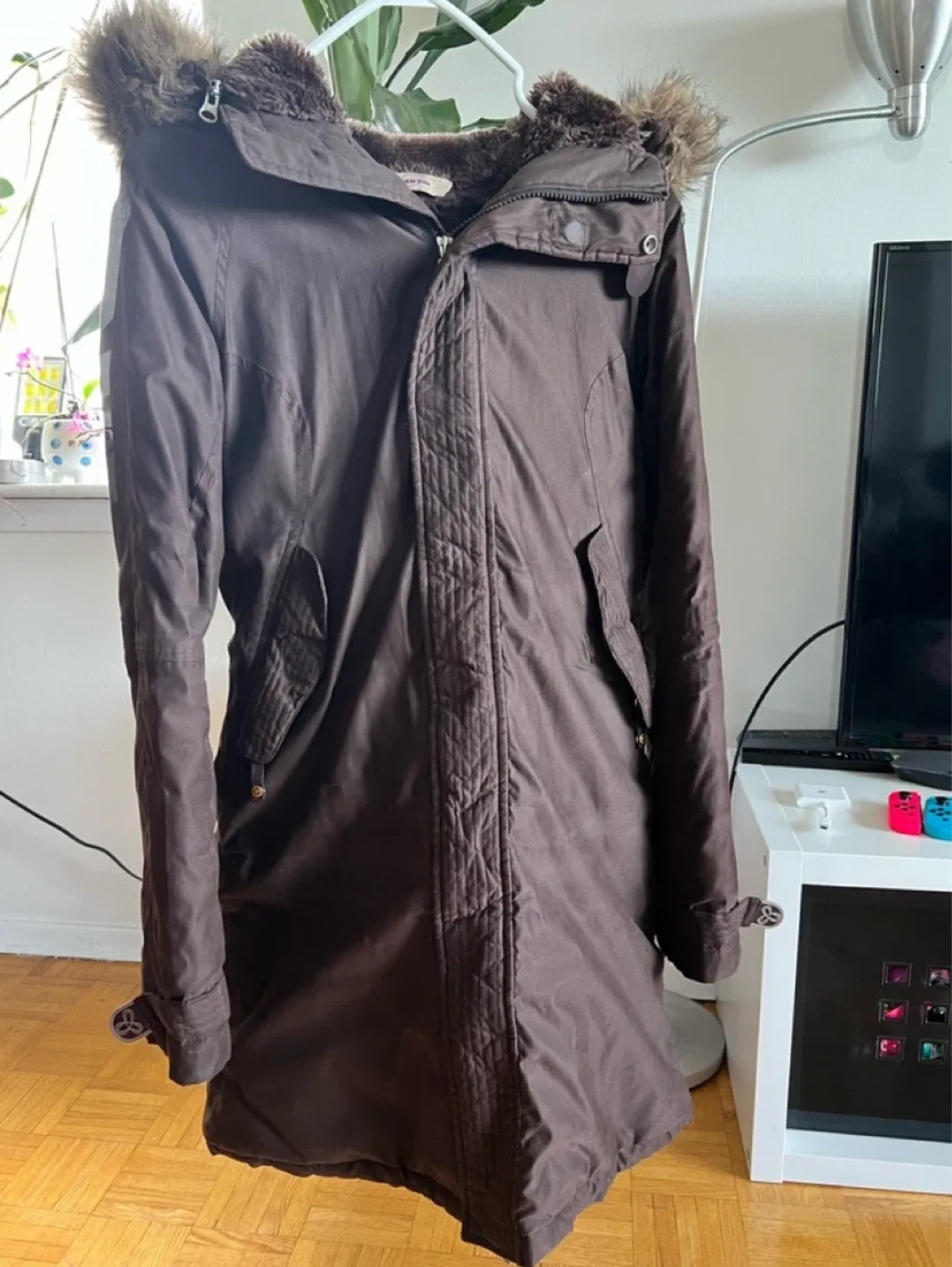 Aritzia Winter Jacket image indicator(2)