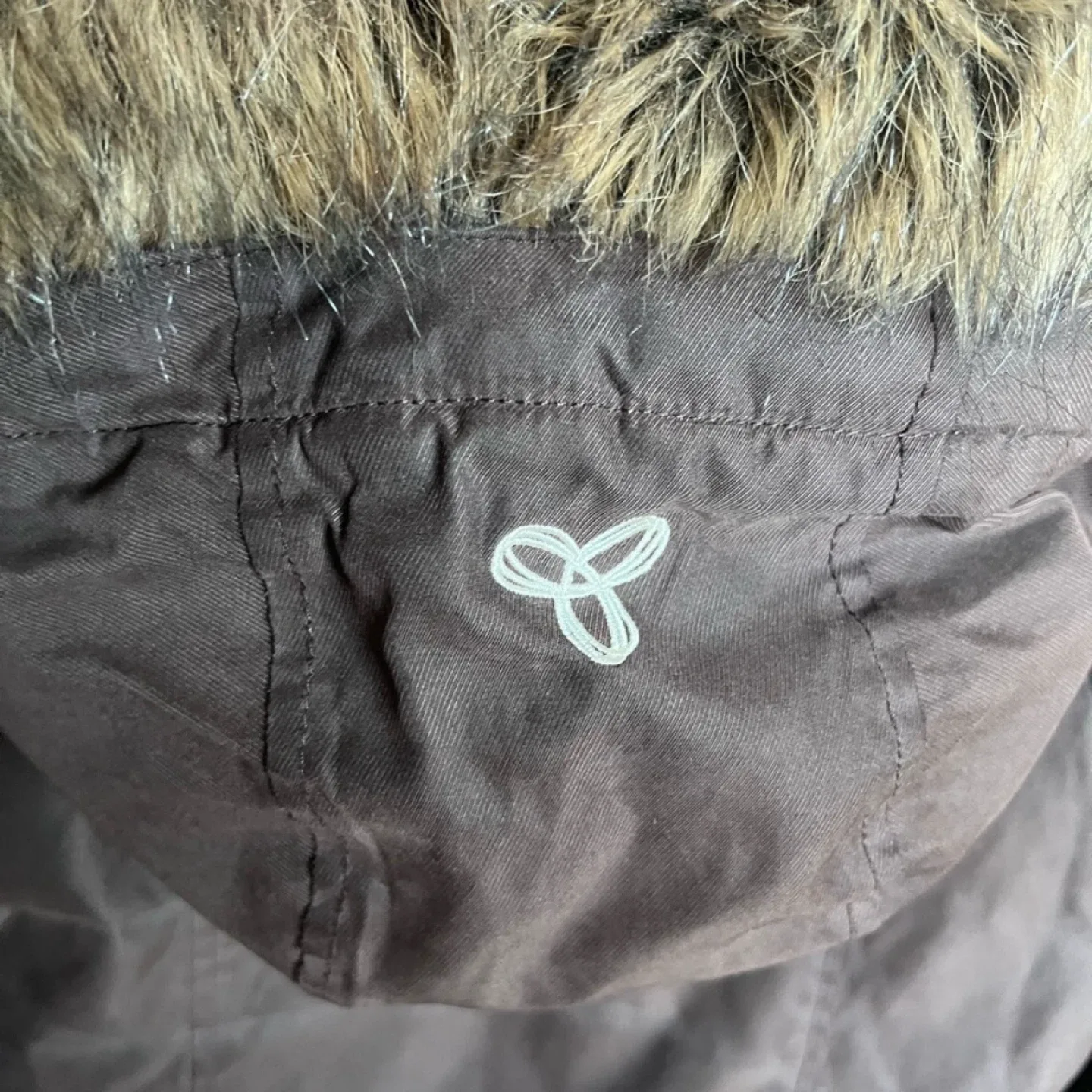 Aritzia Winter Jacket image indicator(3)