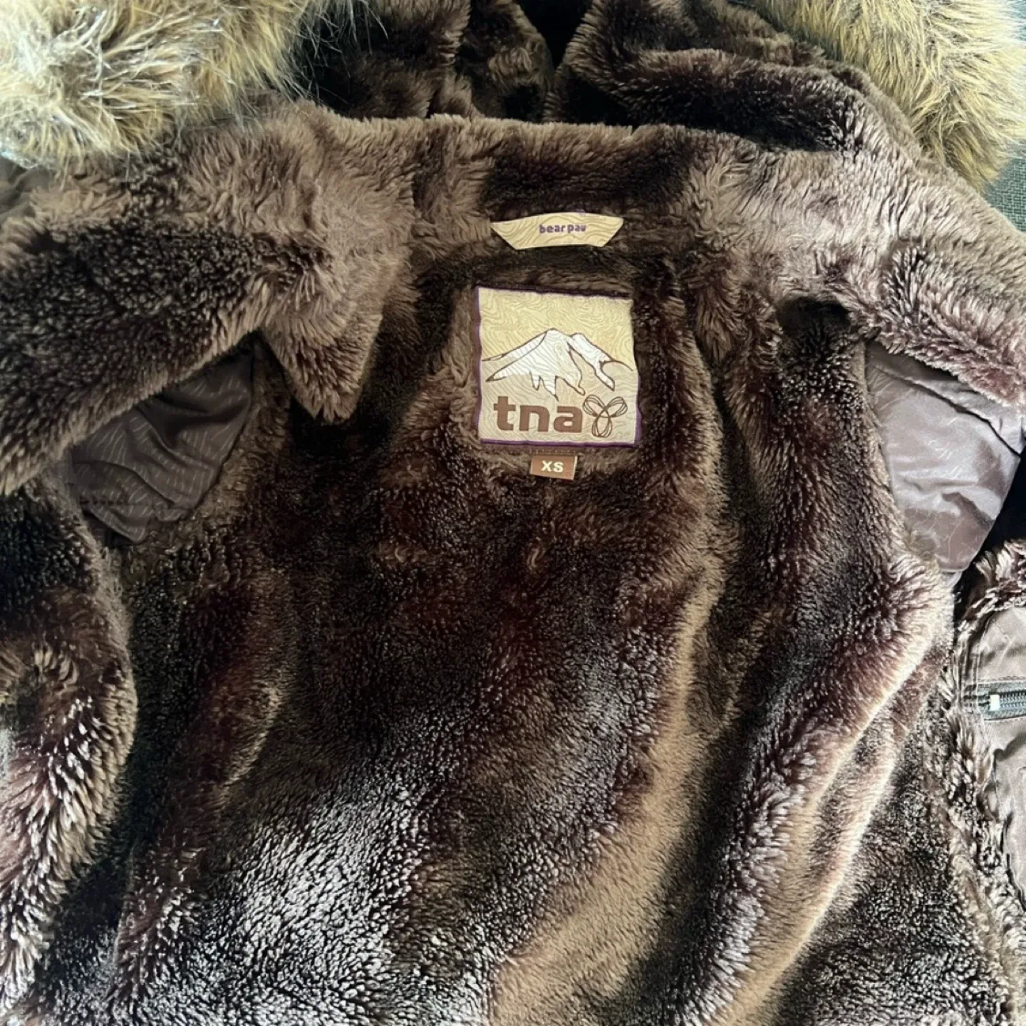 Aritzia Winter Jacket image indicator(5)