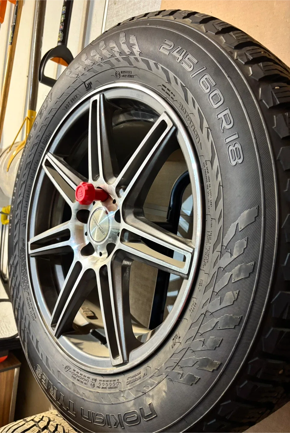 Nokian Hakkapeliitta SUV 3 245/60R18 Winter Tires image indicator(5)