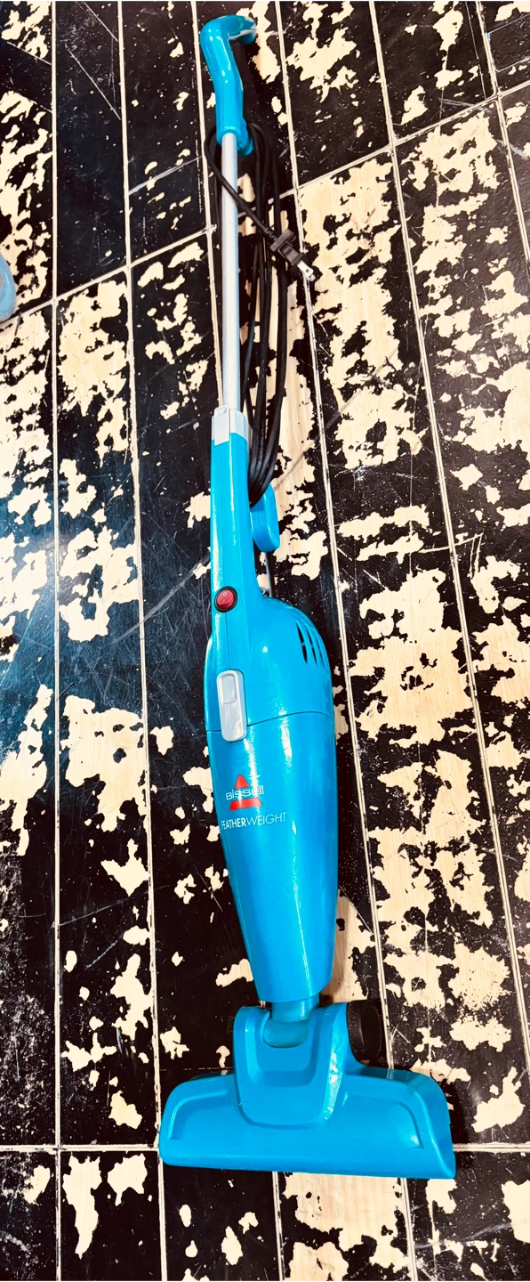 Bissell FeatherWeight Stick Lightweight Bagless Vacuum - photo 2