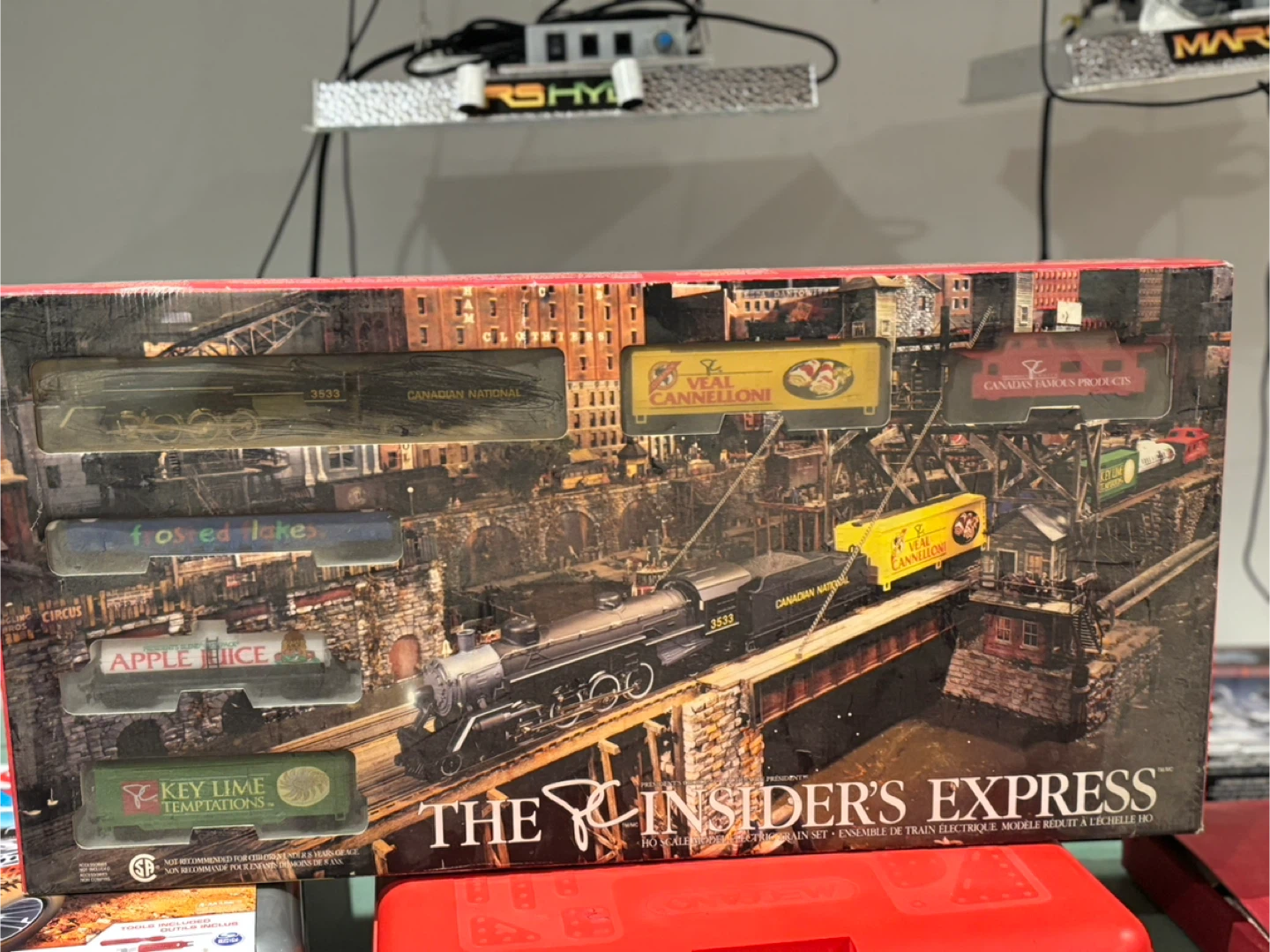 The PC Insider's Express HO Scale Train Set - photo 2
