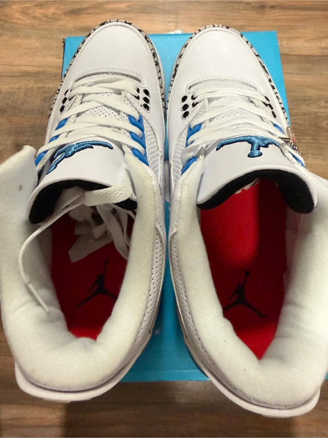 Nike Air Jordan 3 Retro UNC image indicator(7)