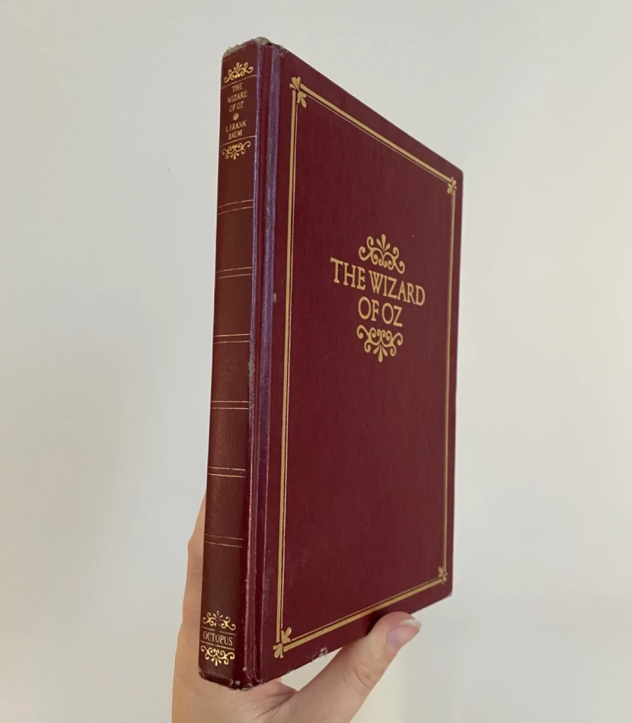 Vintage ‘Wizard of Oz’ hardcover book image indicator(2)