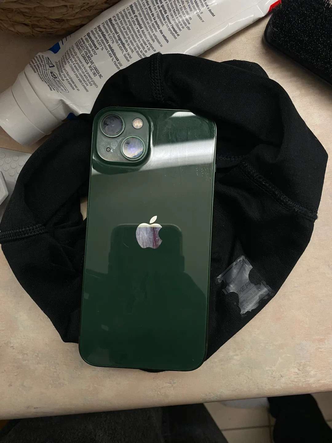 iPhone 13 - Green - Cracked Screen image indicator(2)