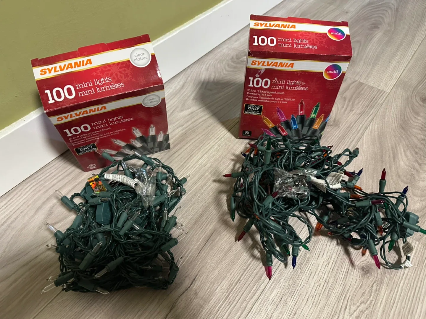 Sylvania 100 Mini Lights - Clear & Multi image indicator(3)