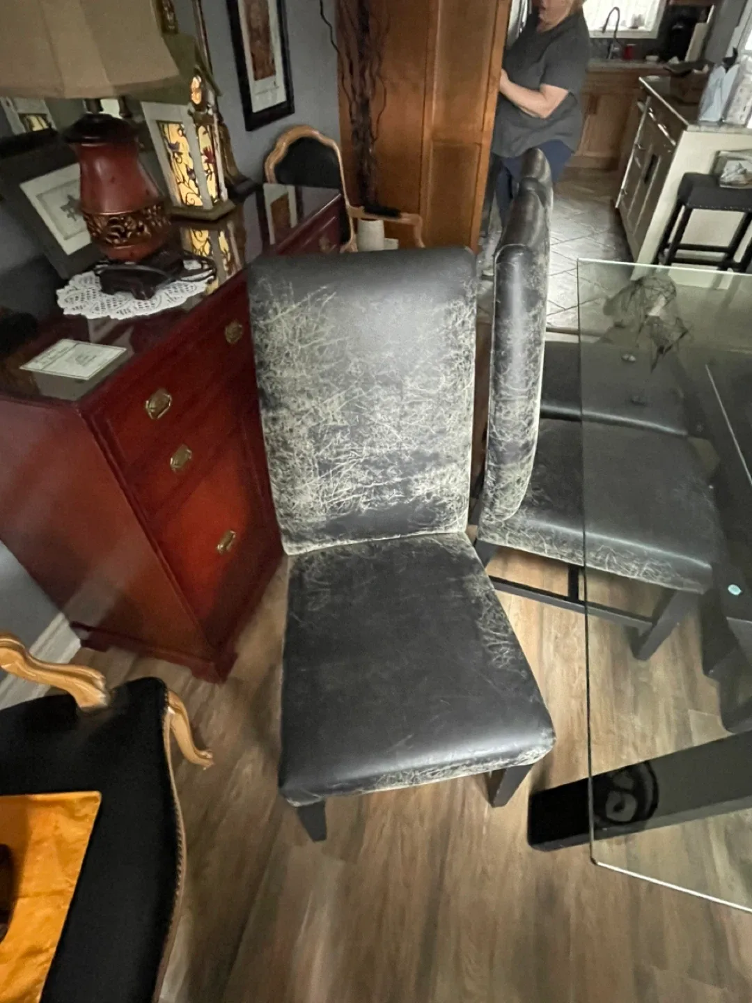 Glass dining table & 6 chairs image indicator(7)