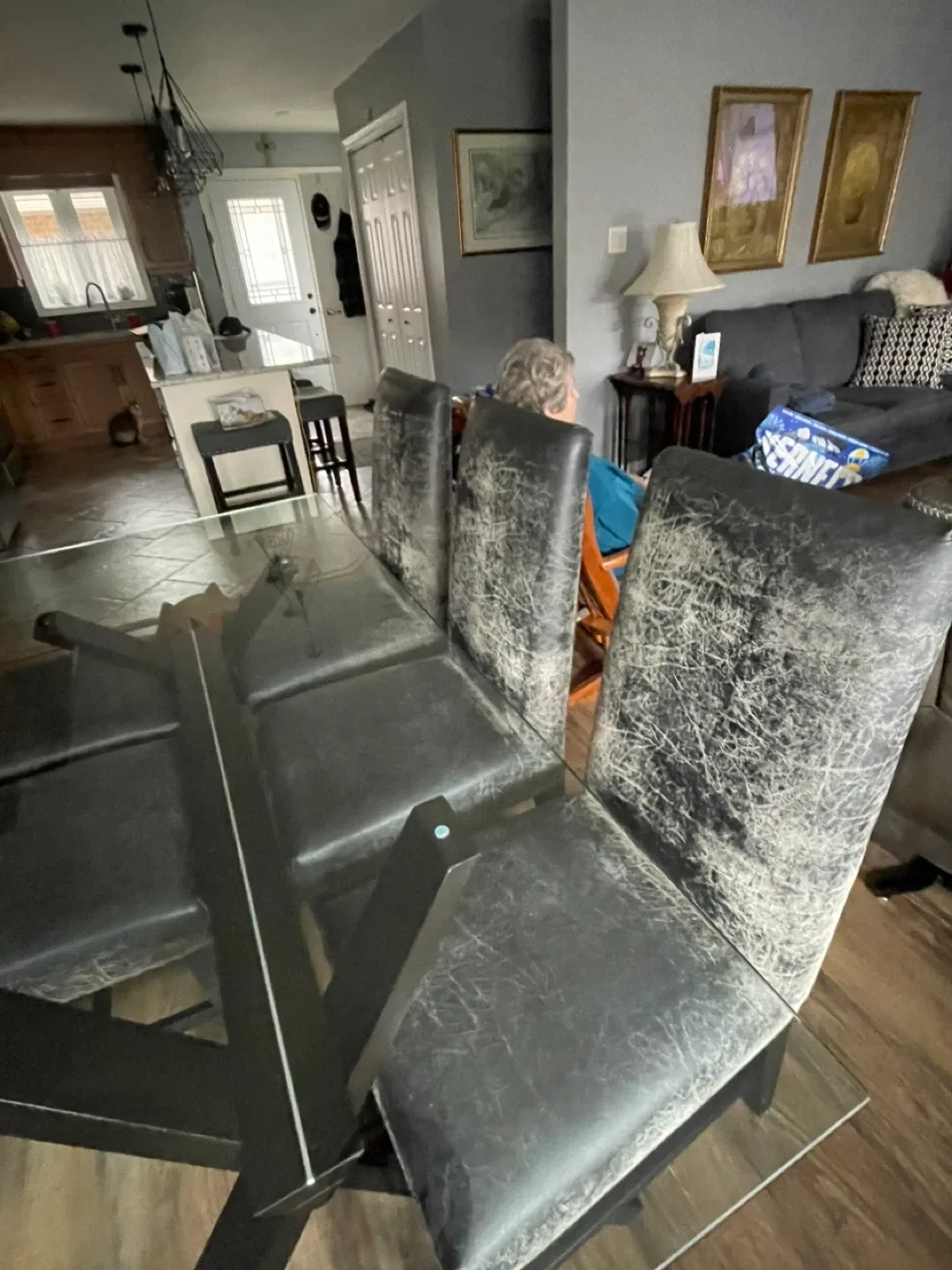 Glass dining table & 6 chairs image indicator(8)