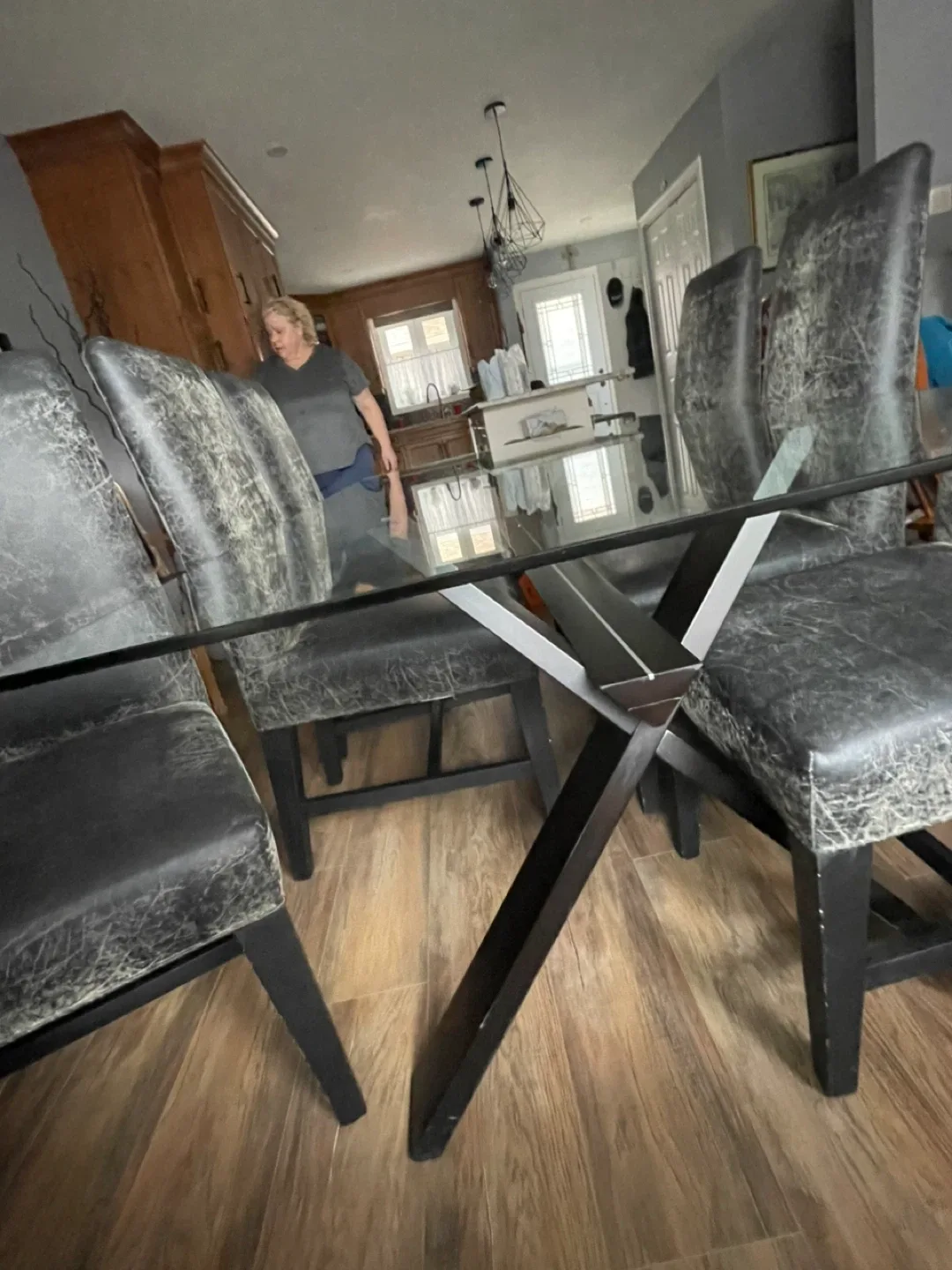 Glass dining table & 6 chairs image indicator(10)