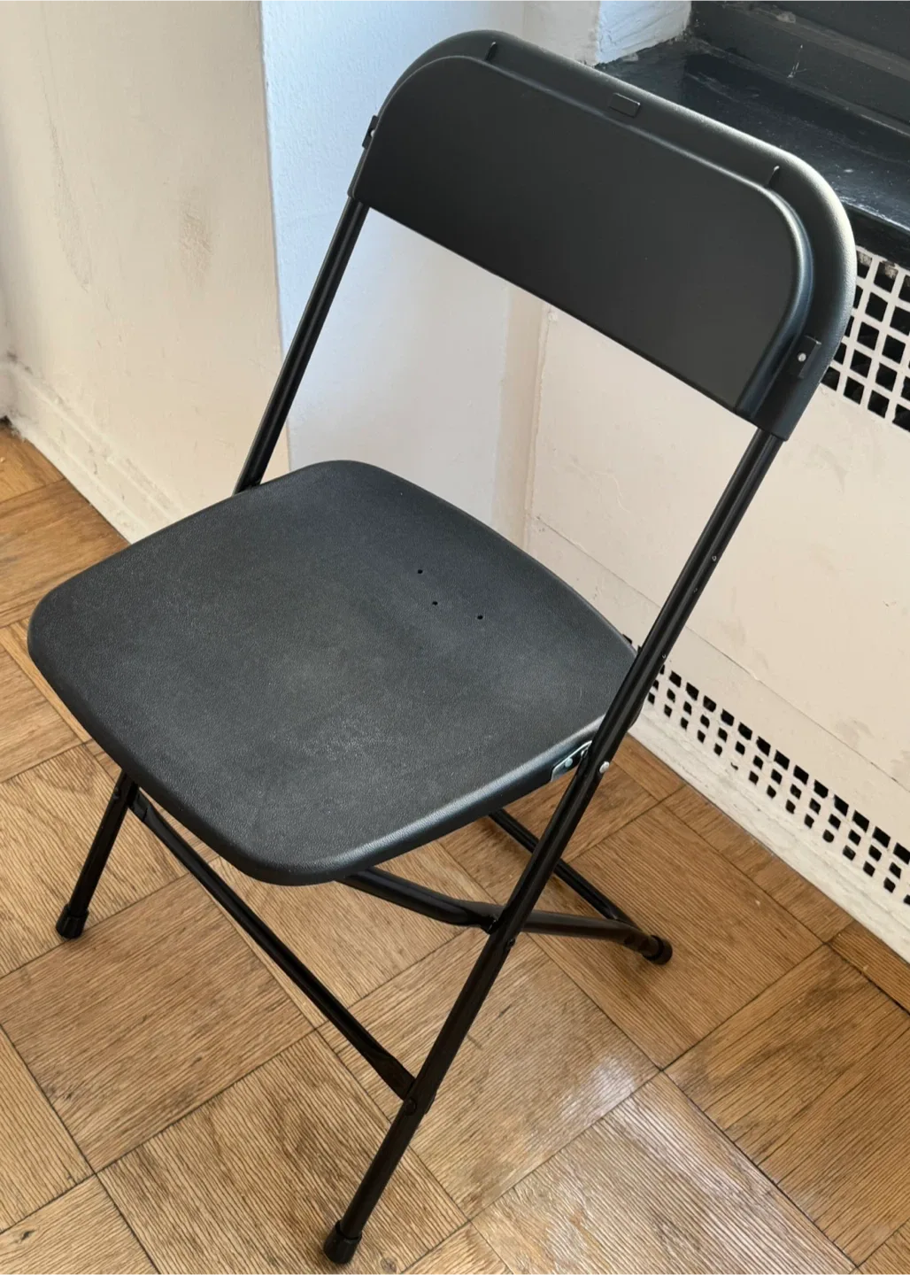 Set of 16 Black Folding Chairs image indicator(2)