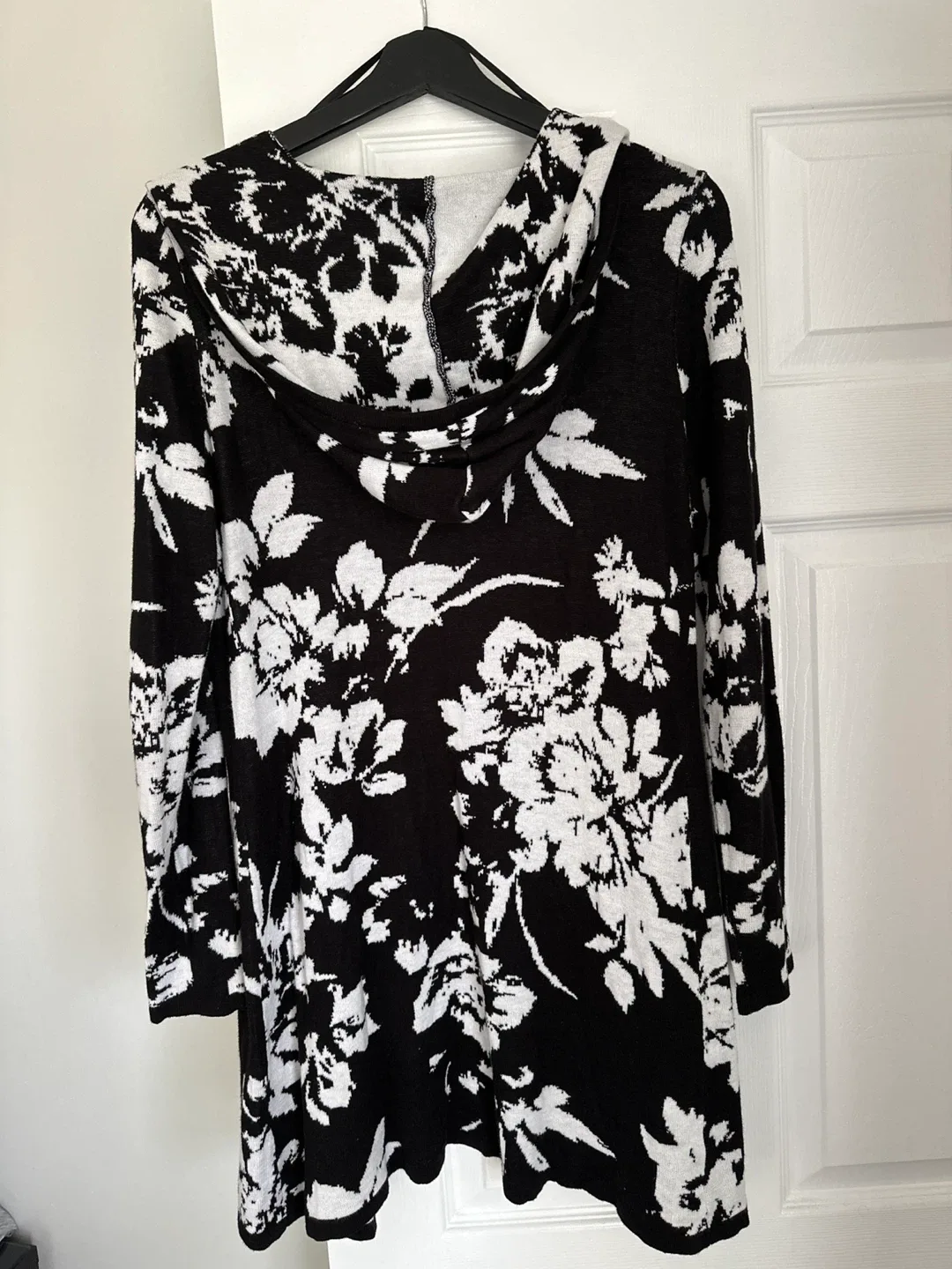 Cardigan - Size M image indicator(2)