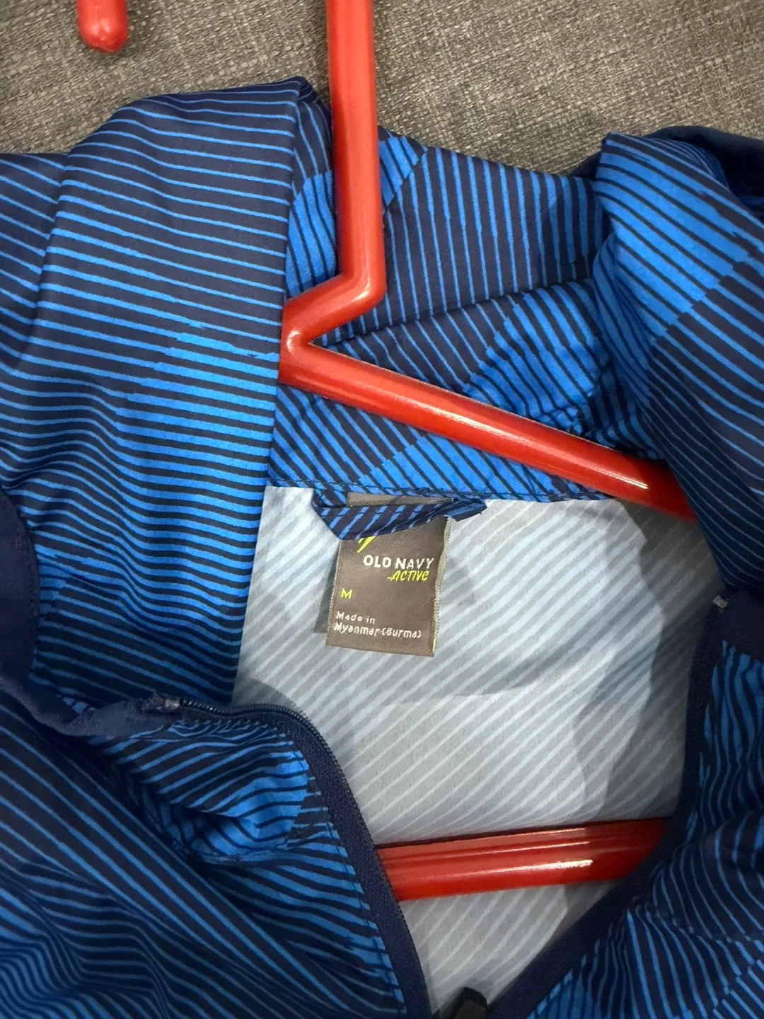 Old Navy Active Blue Camo Jacket - Size M image indicator(2)